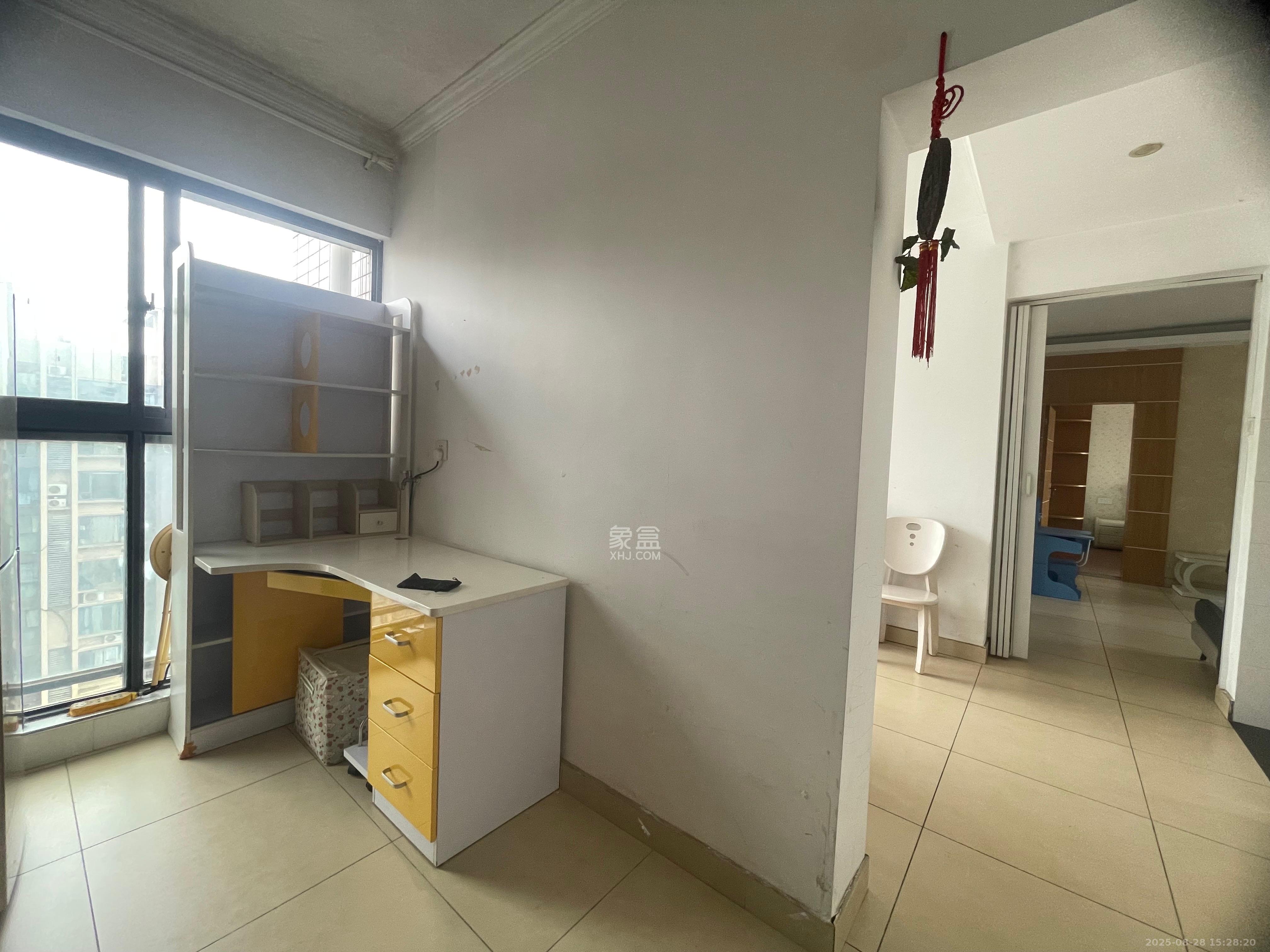 蓝山郡  3室2厅1卫    2000.0元/月 蓝山郡  3室2厅1卫    2000.0元/月室内图