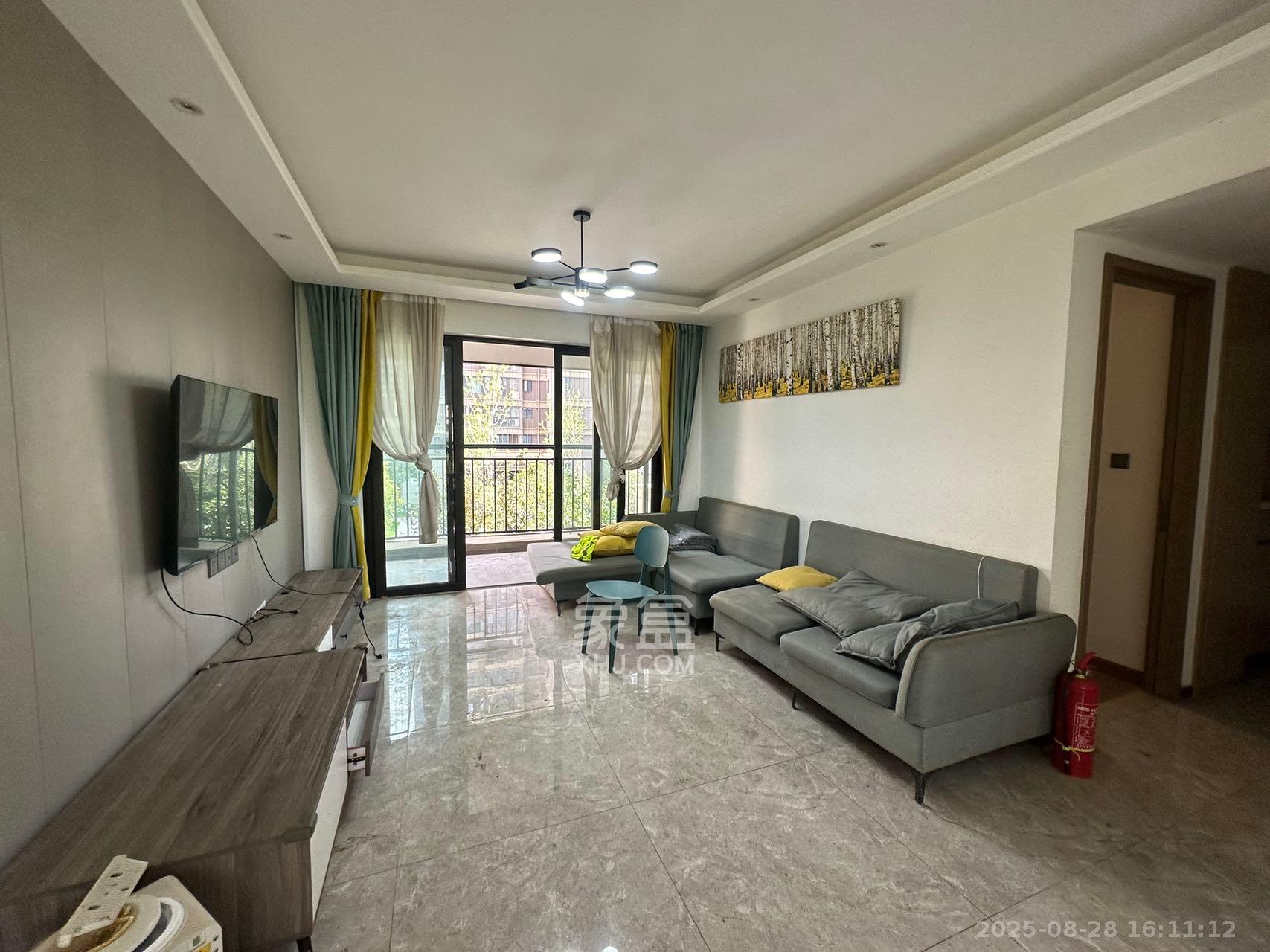 招商华发依云曦城 3室2厅2卫 2600.0元/月 招商华发依云曦城 3室2厅2卫 2600.0元/月室内图