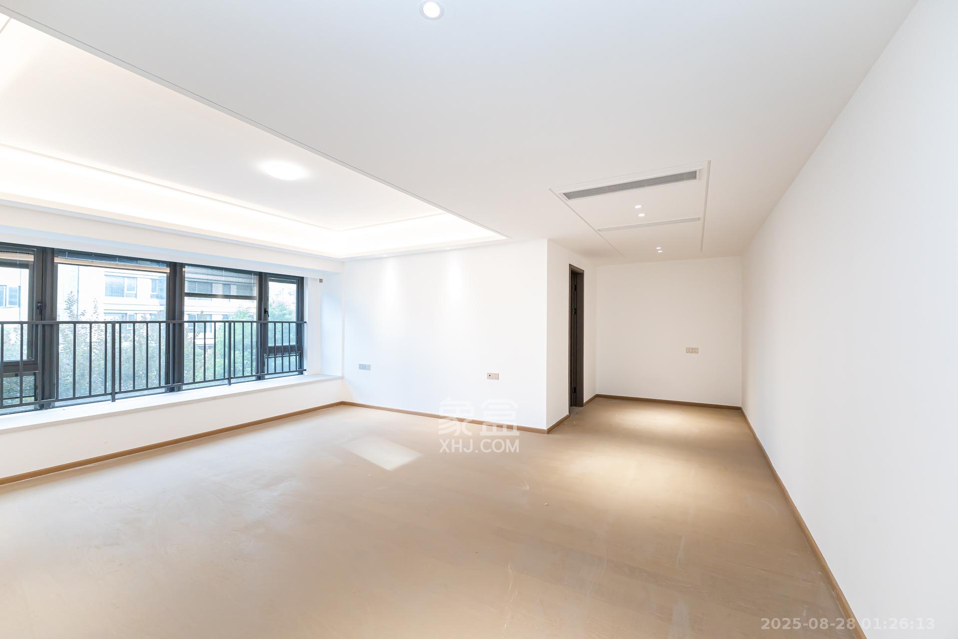 嘉臣道  4室2厅3卫    448.0万 嘉臣道  4室2厅3卫    448.0万卧室