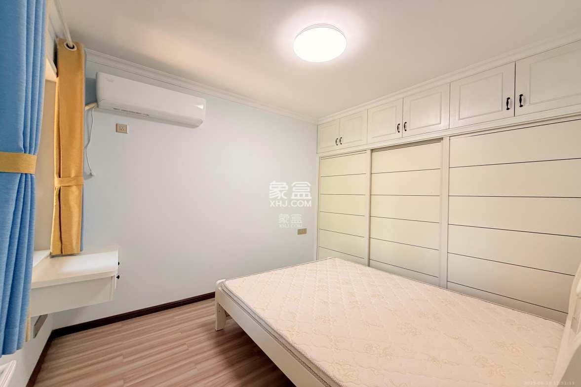 半山壹号  1室2厅1卫    2750.0元/月 半山壹号  1室2厅1卫    2750.0元/月室内图