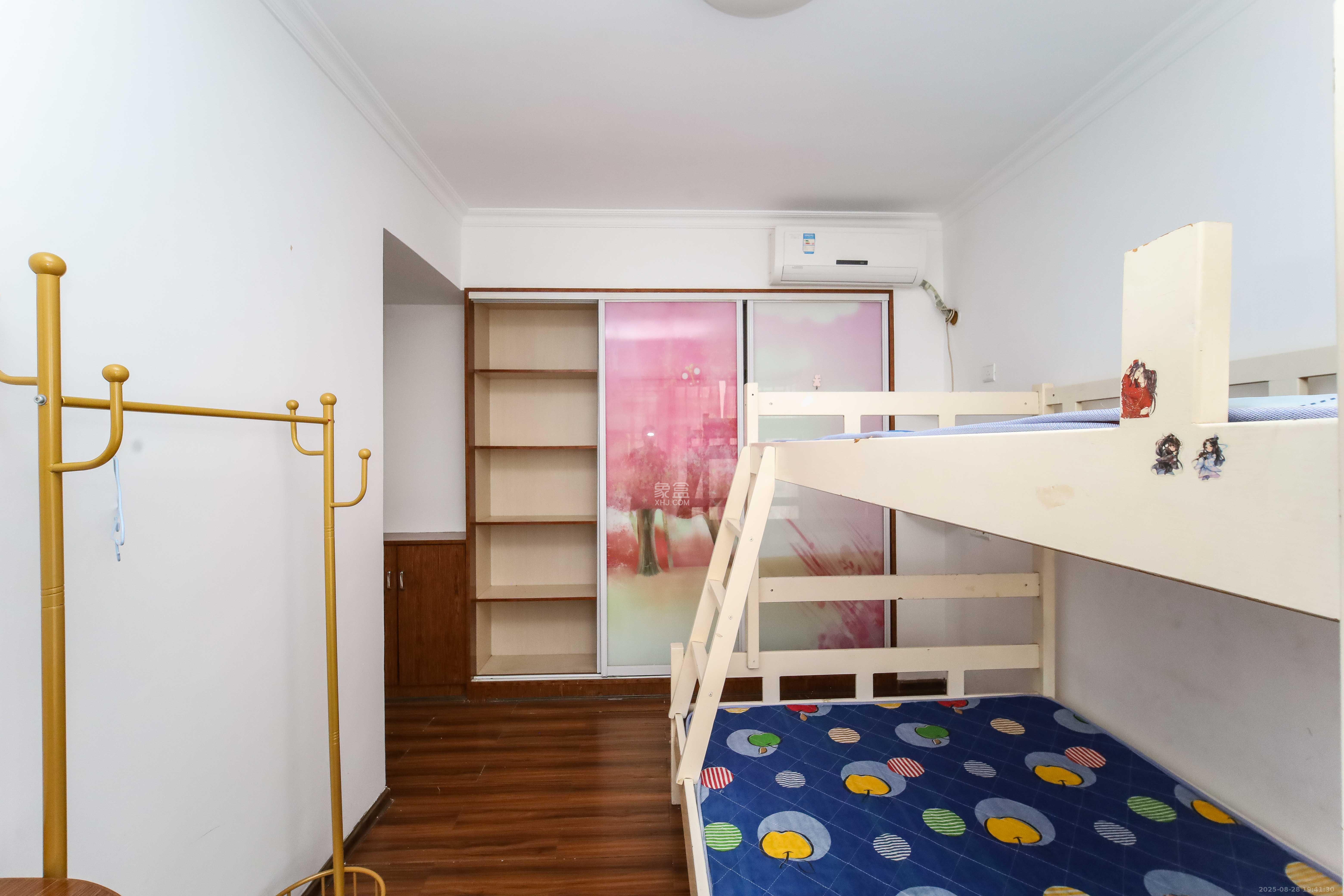 江河双水湾  3室2厅2卫    105.0万卧室