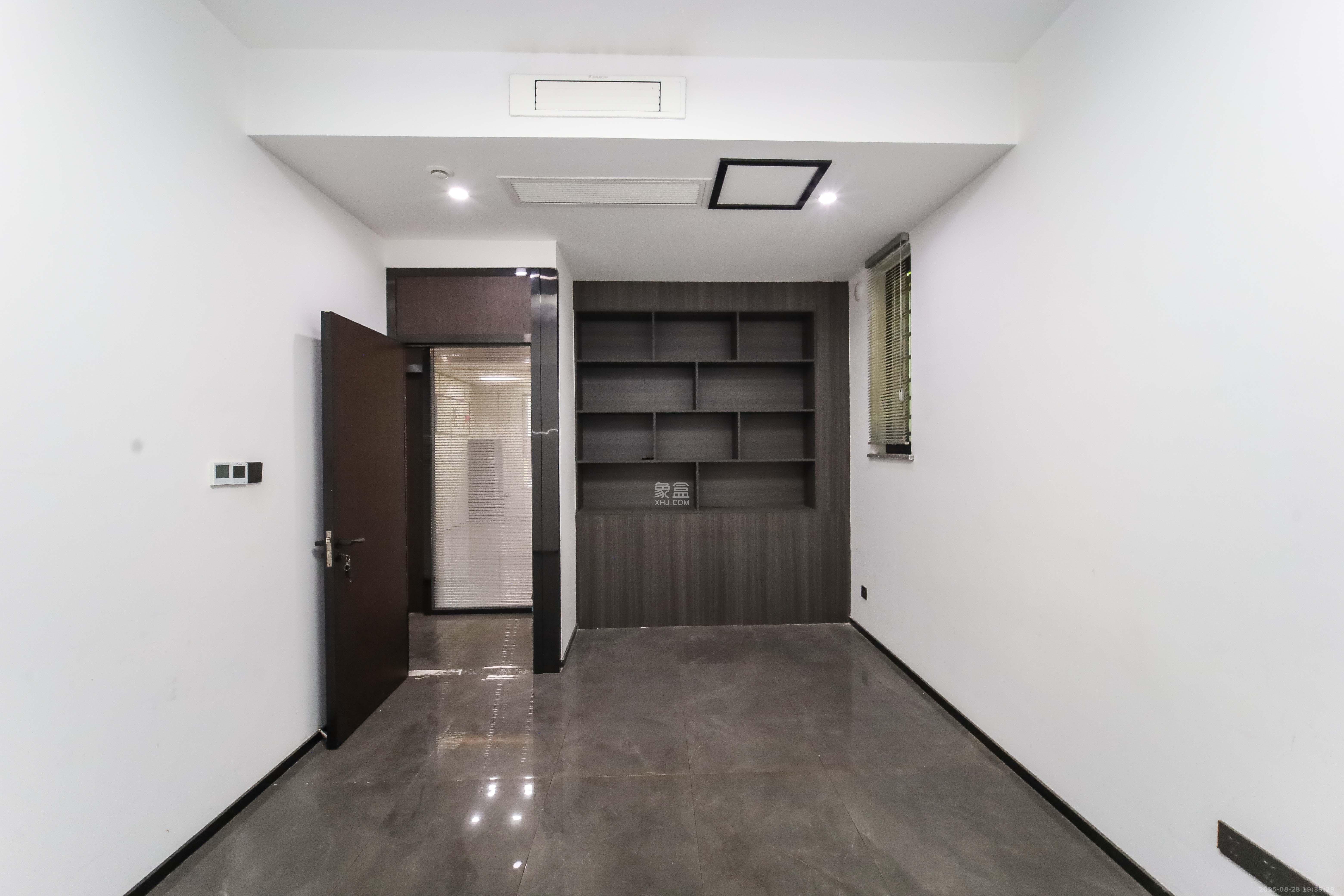 锦湘国际星城四期(金丽苑)  4室2厅3卫    480.0万 锦湘国际星城四期(金丽苑)  4室2厅3卫    480.0万其他