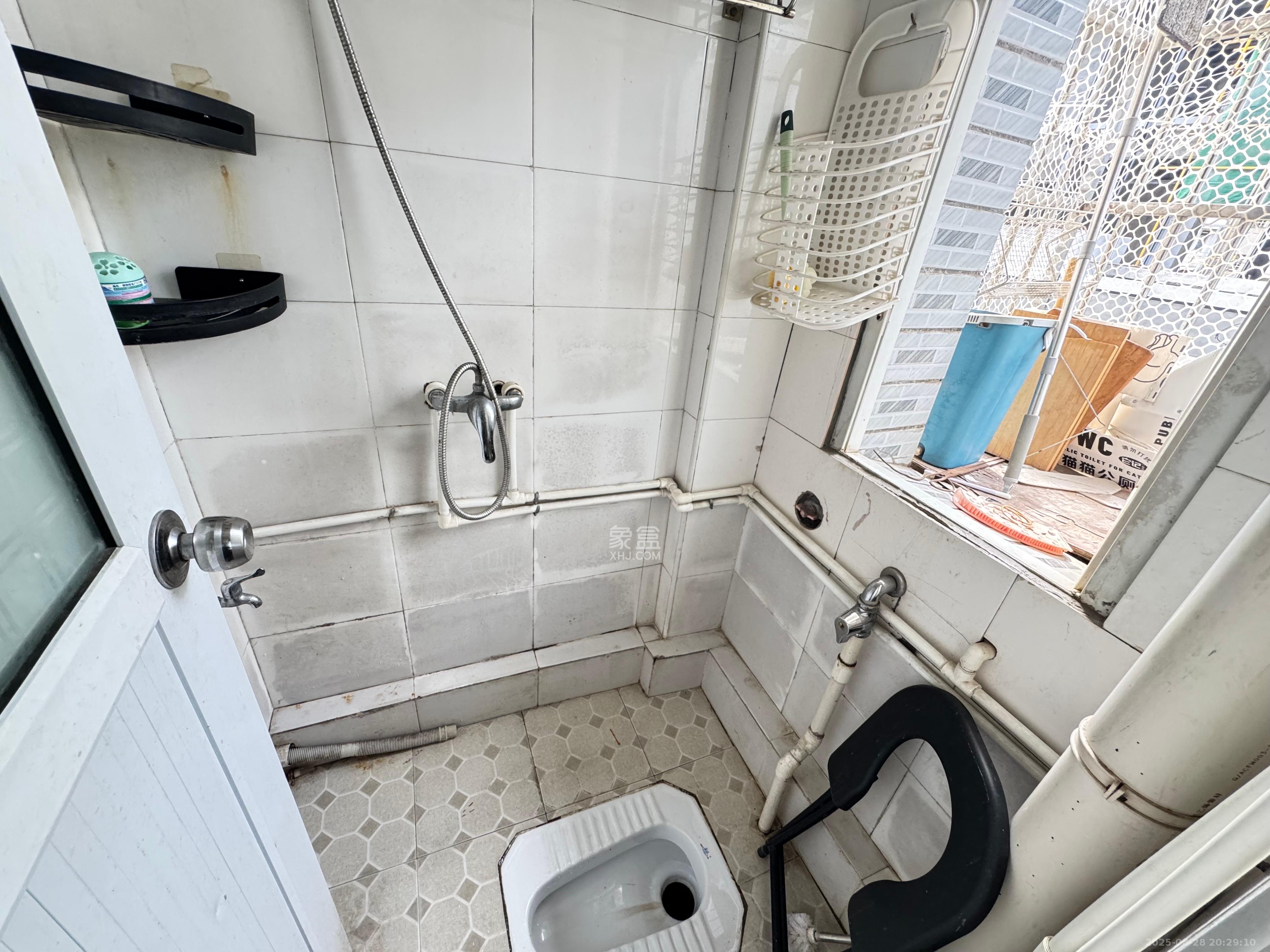 楚湘街一条巷散盘  2室1厅1卫    1800.0元/月 楚湘街一条巷散盘  2室1厅1卫    1800.0元/月室内图