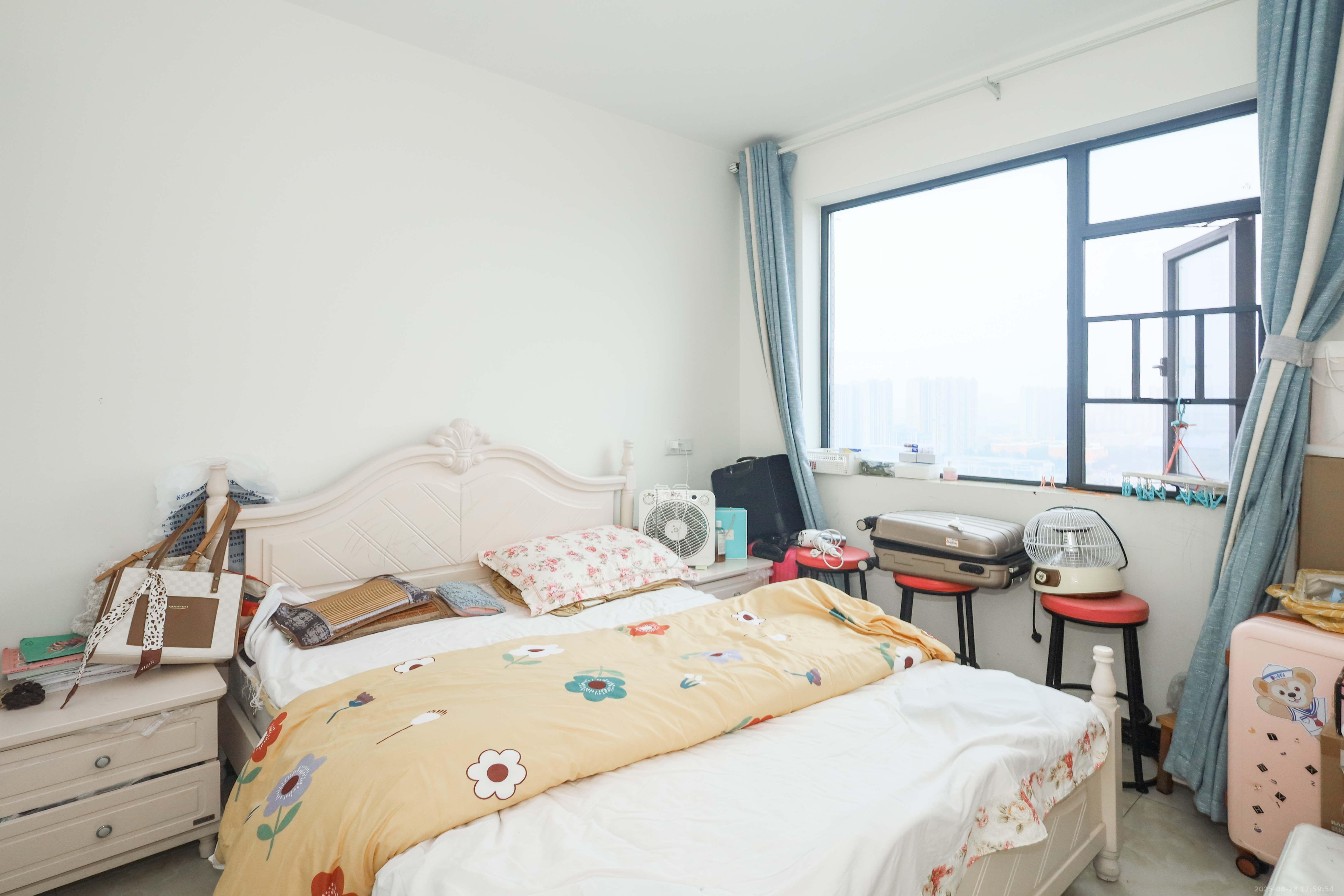 梅溪峰汇(房聚梅溪壹中心) 4室2厅1卫 4000.0元/月 梅溪峰汇(房聚梅溪壹中心) 4室2厅1卫 4000.0元/月室内图