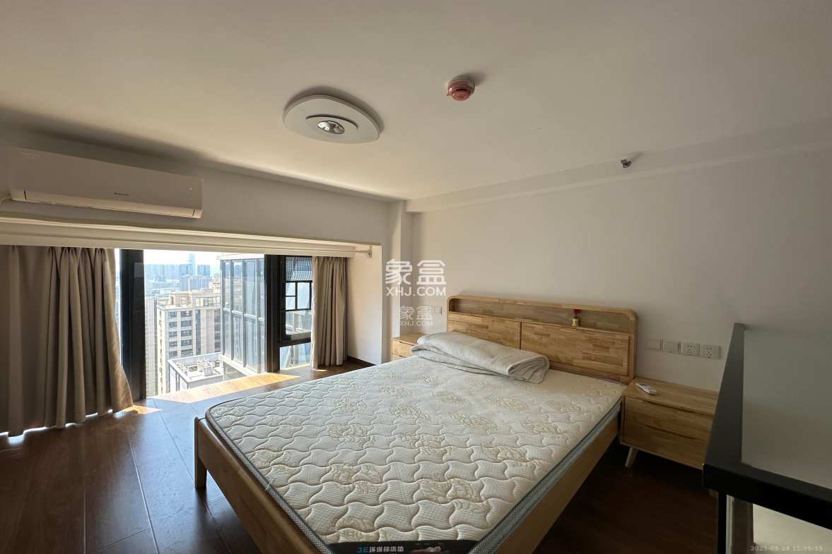 龙湖铂金岛  1室0厅0卫    2600.0元/月 龙湖铂金岛  1室0厅0卫    2600.0元/月室内图