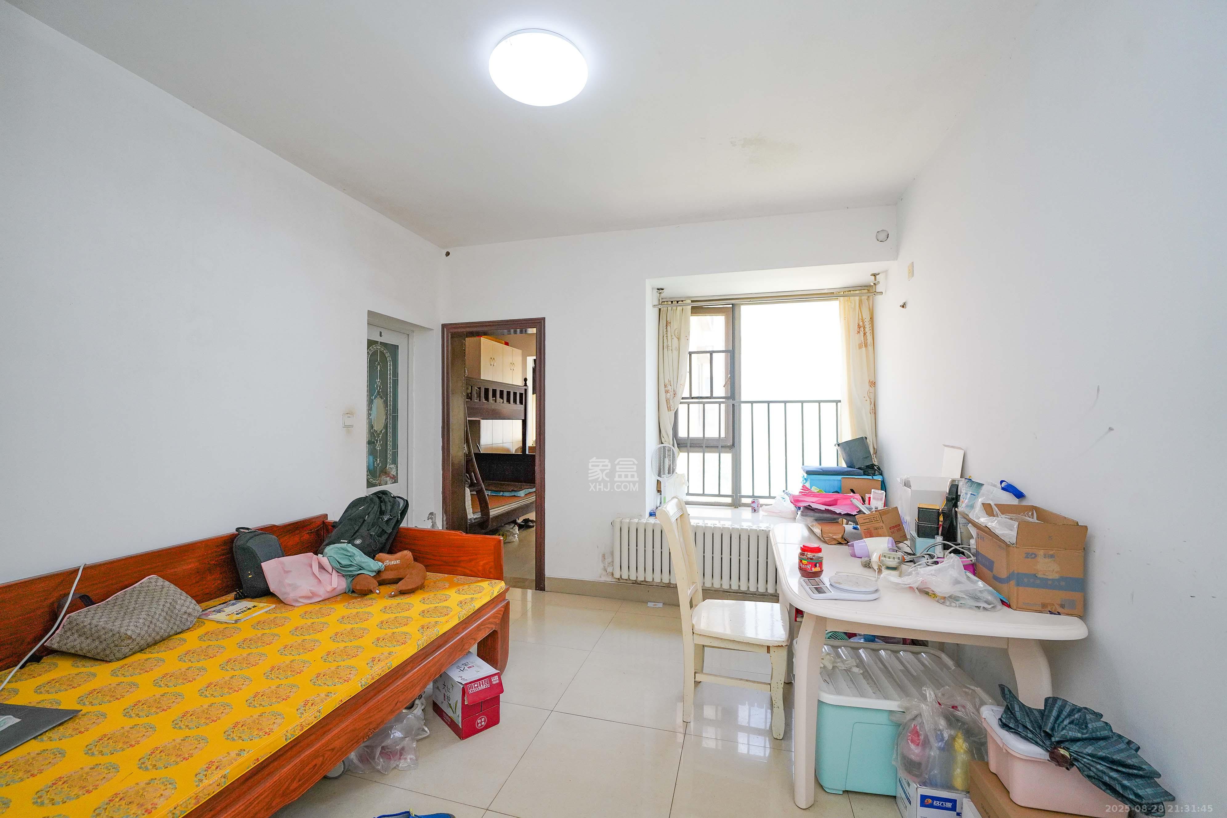 怡海星城 1室1厅1卫 28.0万 怡海星城 1室1厅1卫 28.0万客厅