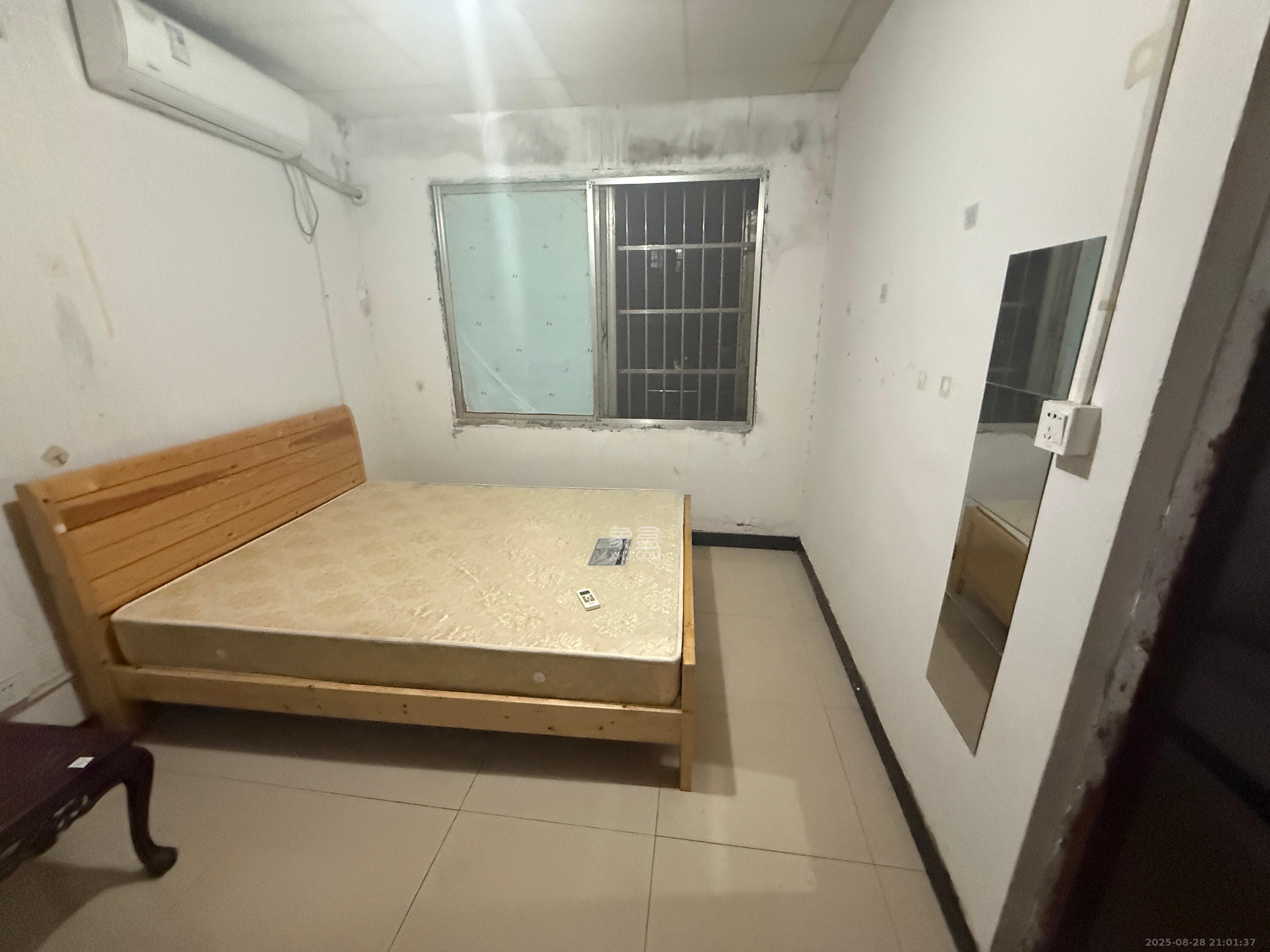 茶子山小区  1室0厅0卫    1200.0元/月室内图