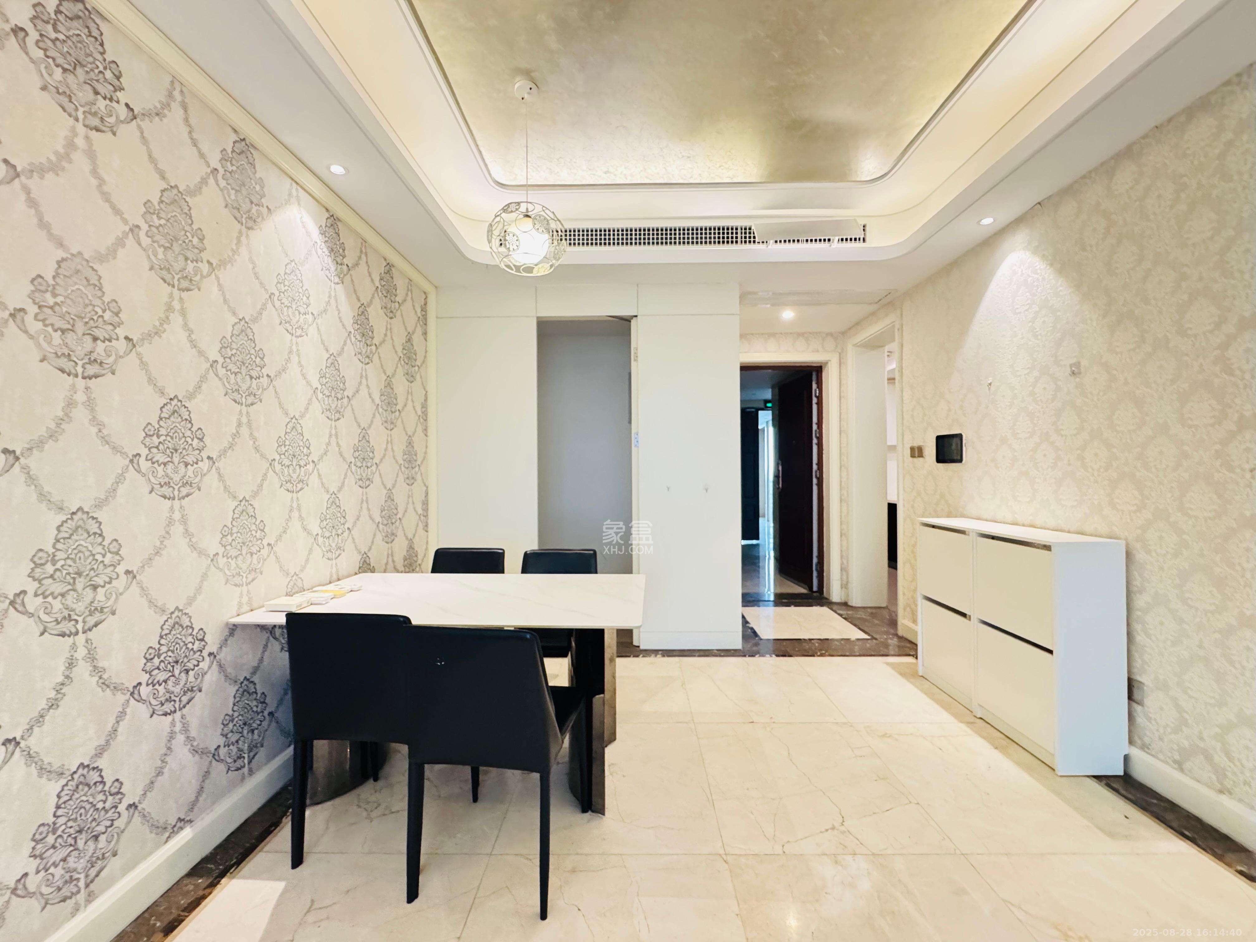 梅溪湖金茂府（金茂广场）（金茂览秀城）  3室2厅2卫    3300.0元/月室内图