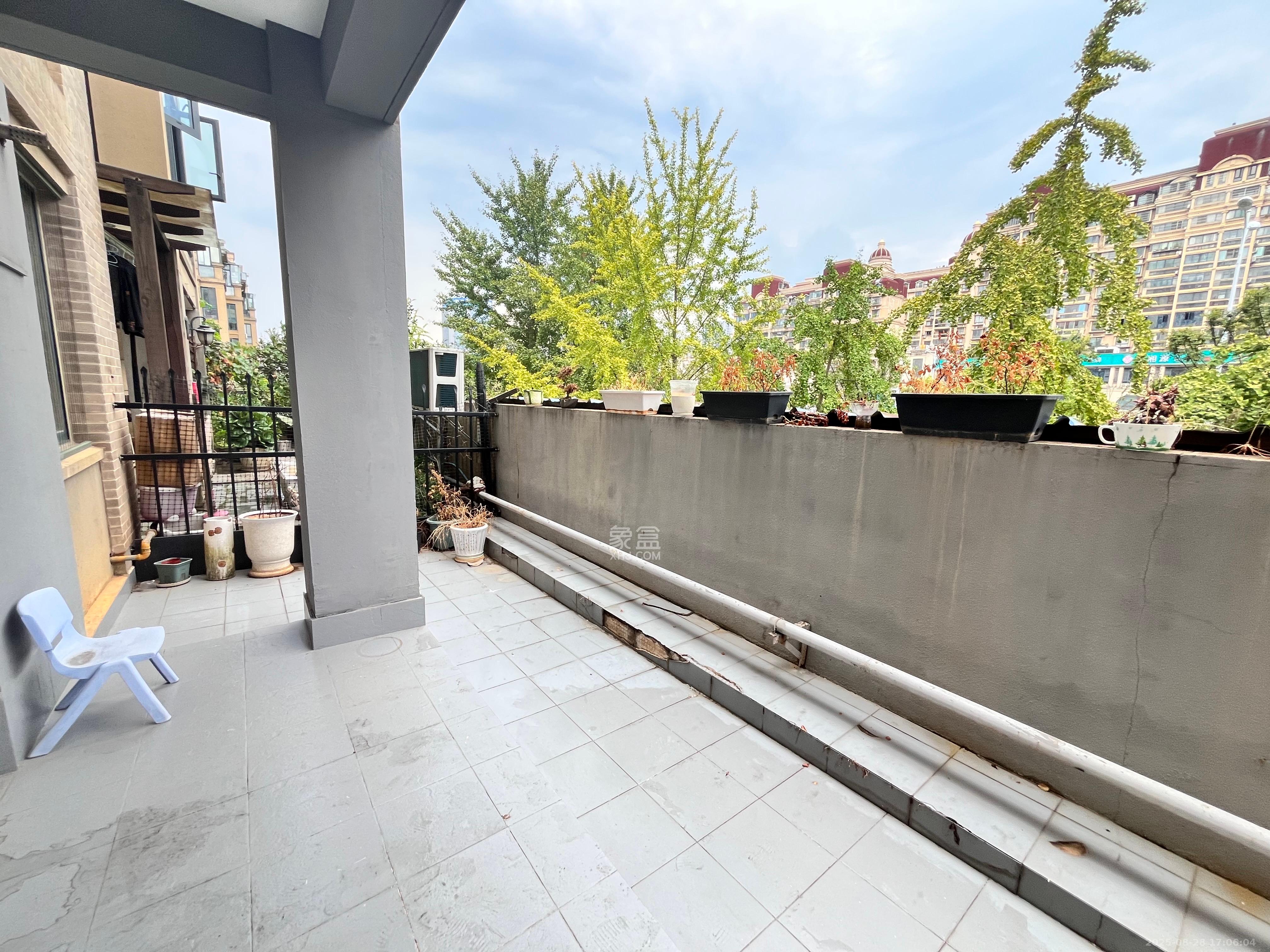 星城世家 3室2厅2卫 3500.0元/月 星城世家 3室2厅2卫 3500.0元/月室内图