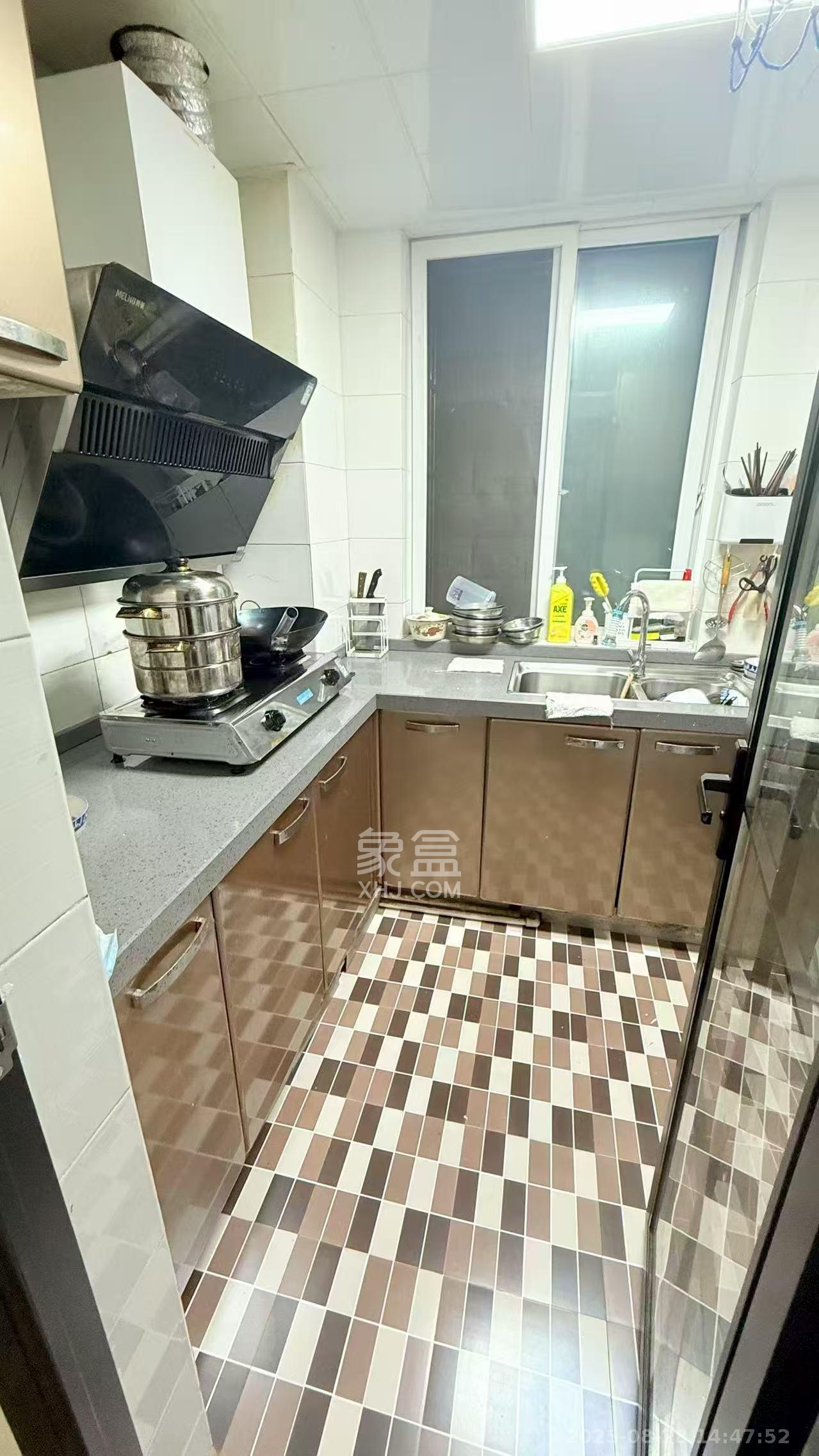 玛依拉山庄  1室2厅1卫    2300.0元/月 玛依拉山庄  1室2厅1卫    2300.0元/月室内图