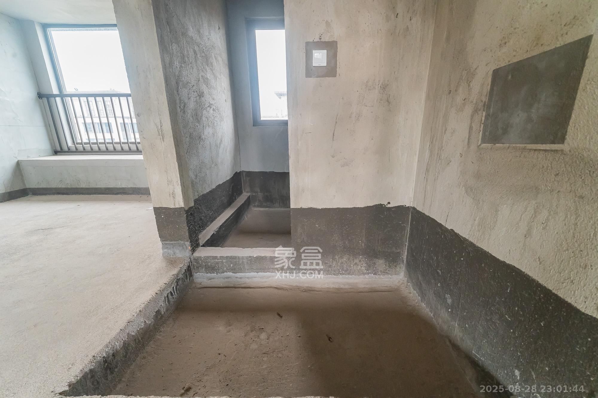 中交建发松雅院  5室2厅3卫   178.00万其他