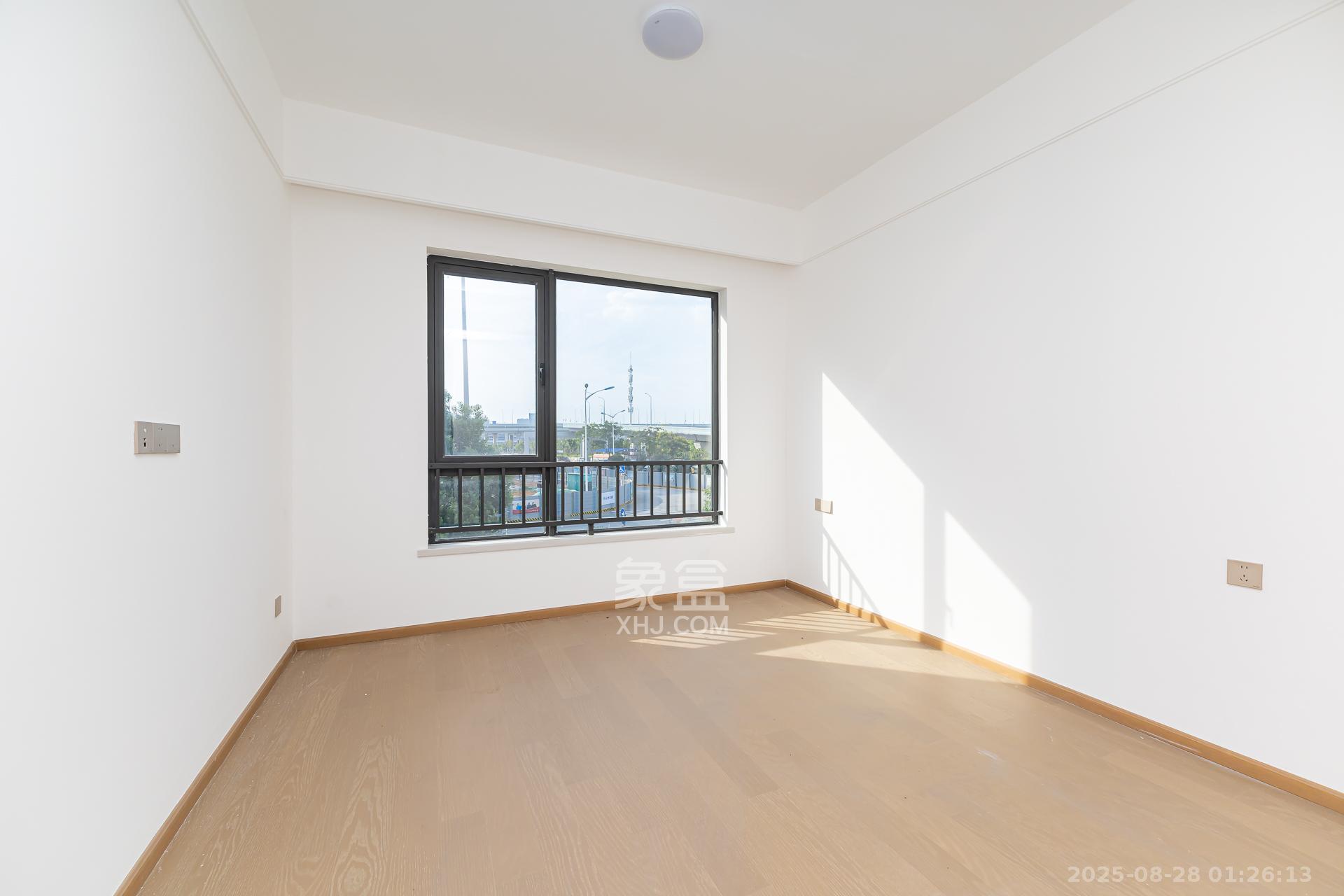 嘉臣道  4室2厅3卫    448.0万 嘉臣道  4室2厅3卫    448.0万卧室