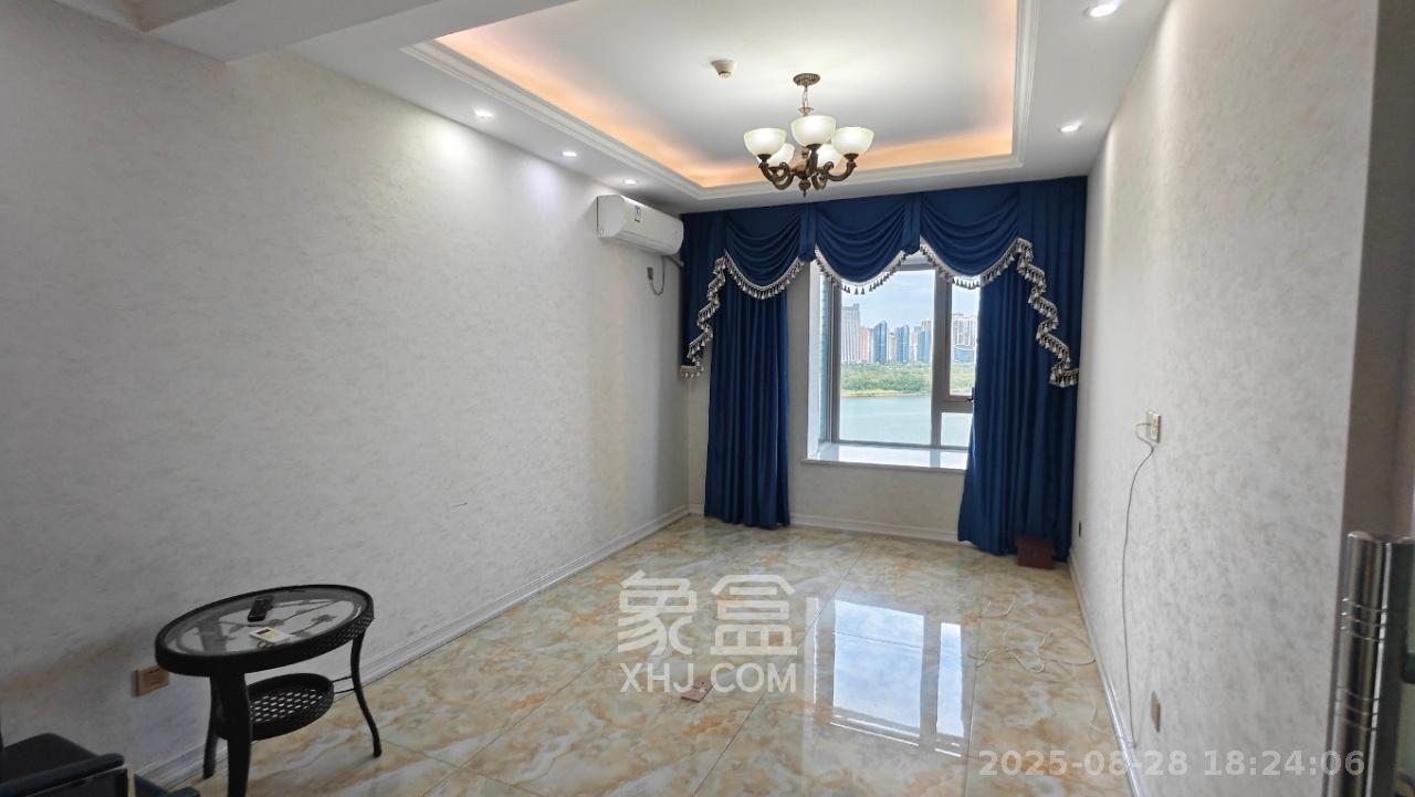 潮宗御苑 4室2厅2卫 8000.0元/月 潮宗御苑 4室2厅2卫 8000.0元/月室内图