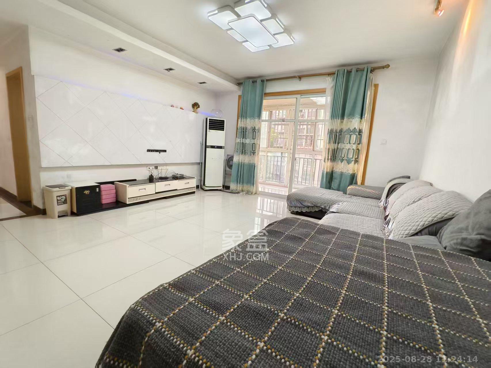 枫雅名苑 3室2厅2卫 2400.0元/月 枫雅名苑 3室2厅2卫 2400.0元/月室内图