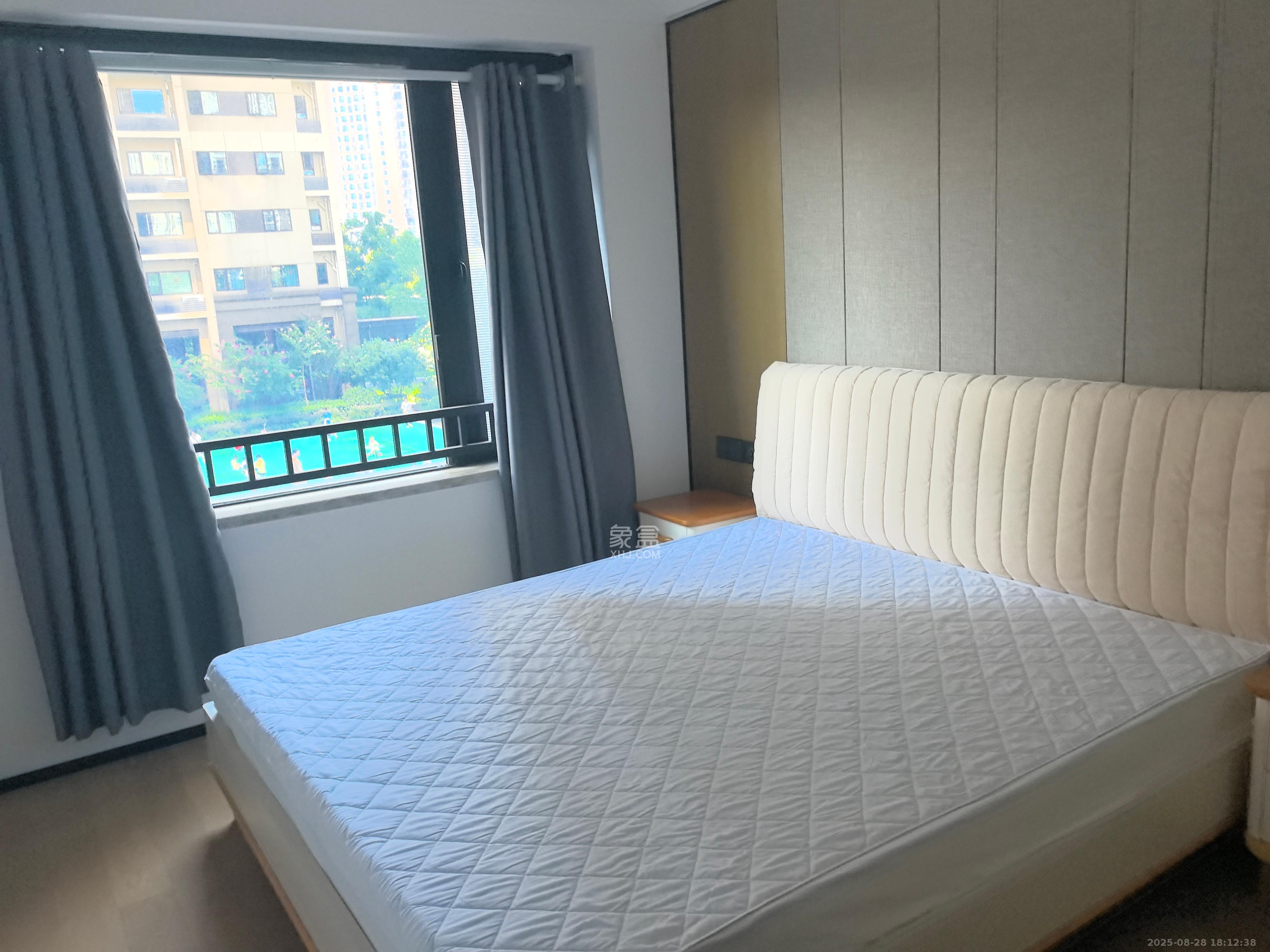 万科里金域国际  3室2厅2卫   3000.00元/月