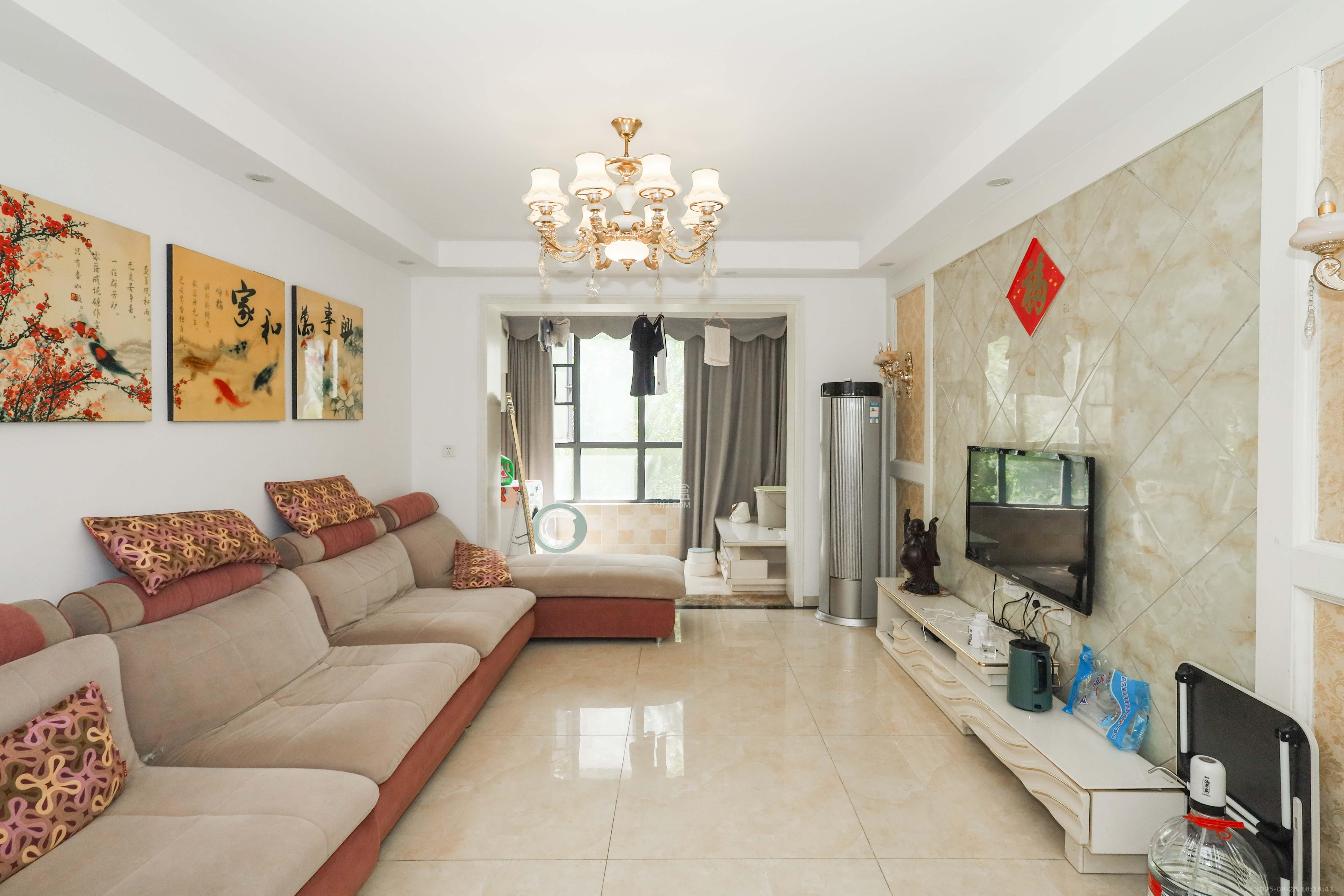 中国铁建梅溪青秀一期  3室2厅1卫    93.0万 中国铁建梅溪青秀一期  3室2厅1卫    93.0万客厅