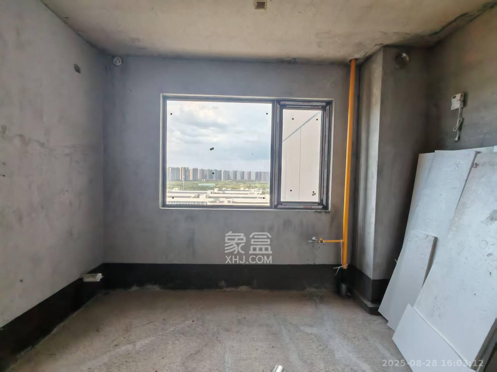 城发恒伟洋湖映2009  4室2厅2卫    2000.0元/月室内图