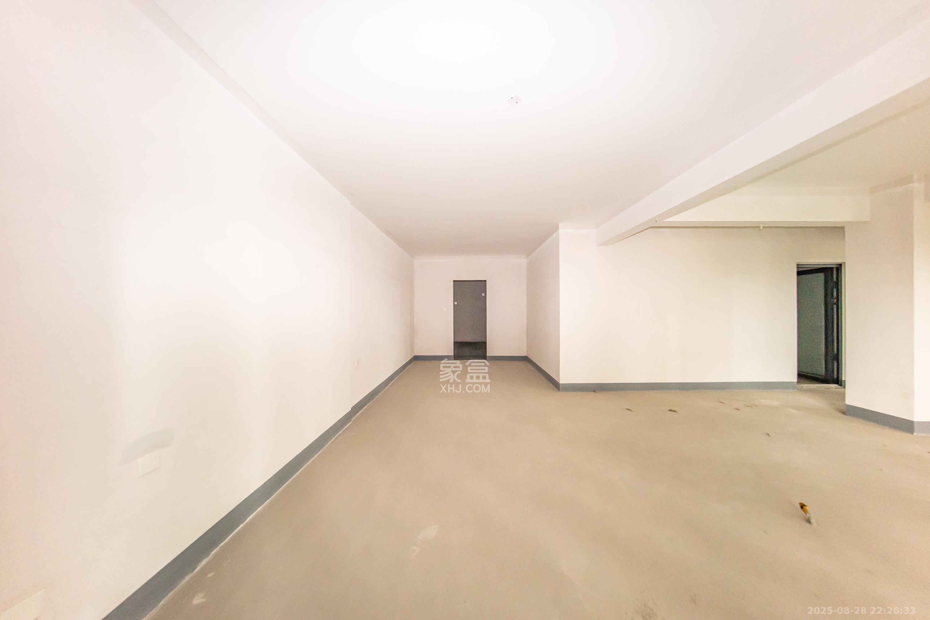 建投象山国际  6室2厅3卫    215.0万 建投象山国际  6室2厅3卫    215.0万卧室