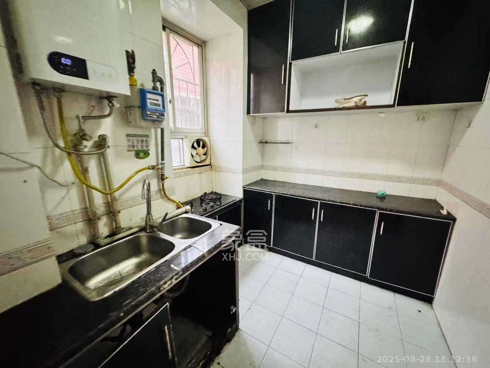 天龙花园  2室1厅2卫    2000.0元/月室内图