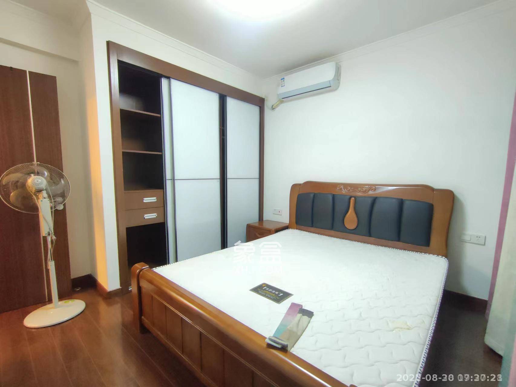 万科里金域滨江  3室2厅1卫    3800.0元/月 万科里金域滨江  3室2厅1卫    3800.0元/月室内图