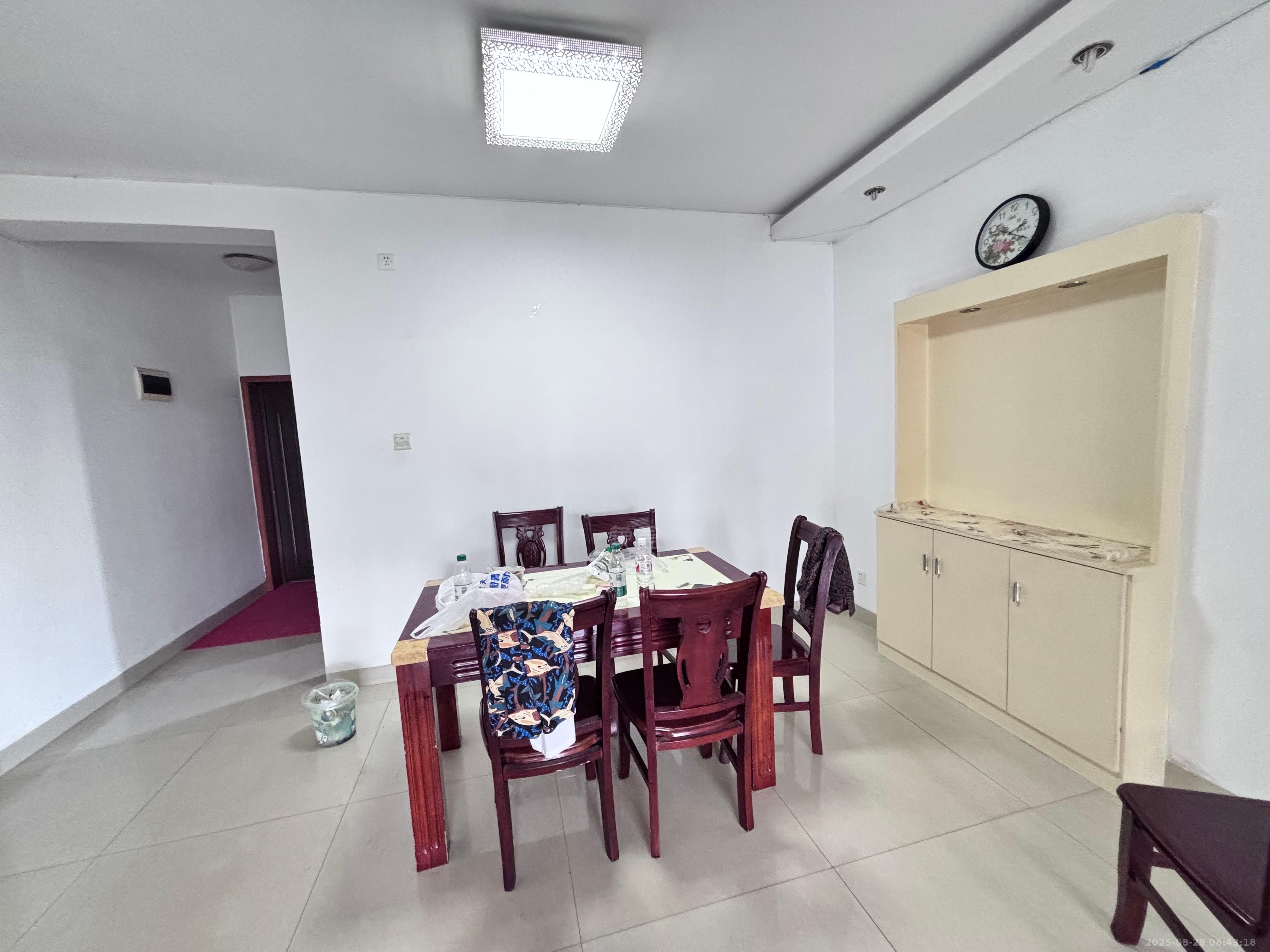 顺鑫佳园  3室0厅0卫   1300.00元/月室内图