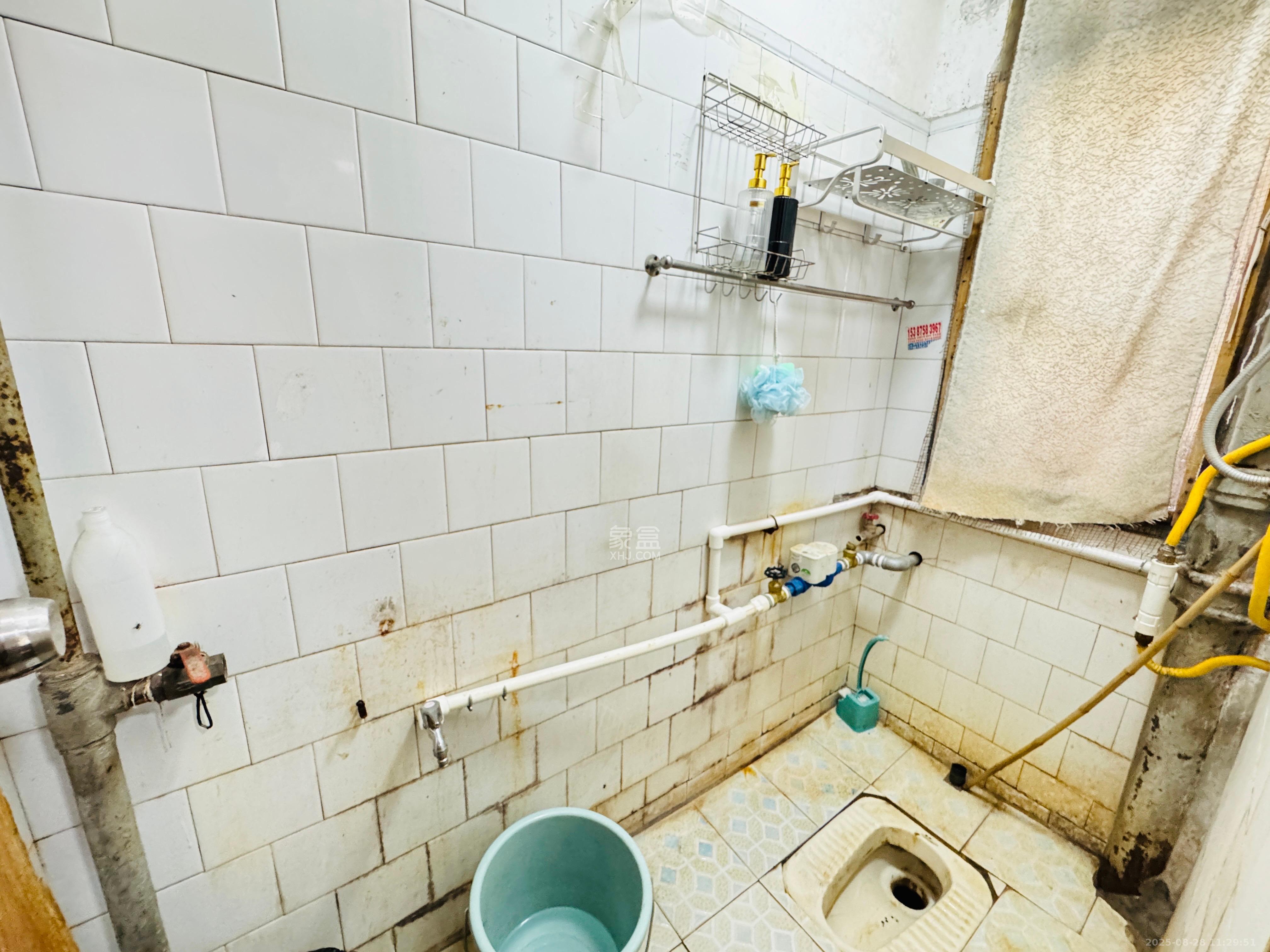 下碧湘街小区  2室1厅1卫    1300.0元/月 下碧湘街小区  2室1厅1卫    1300.0元/月室内图