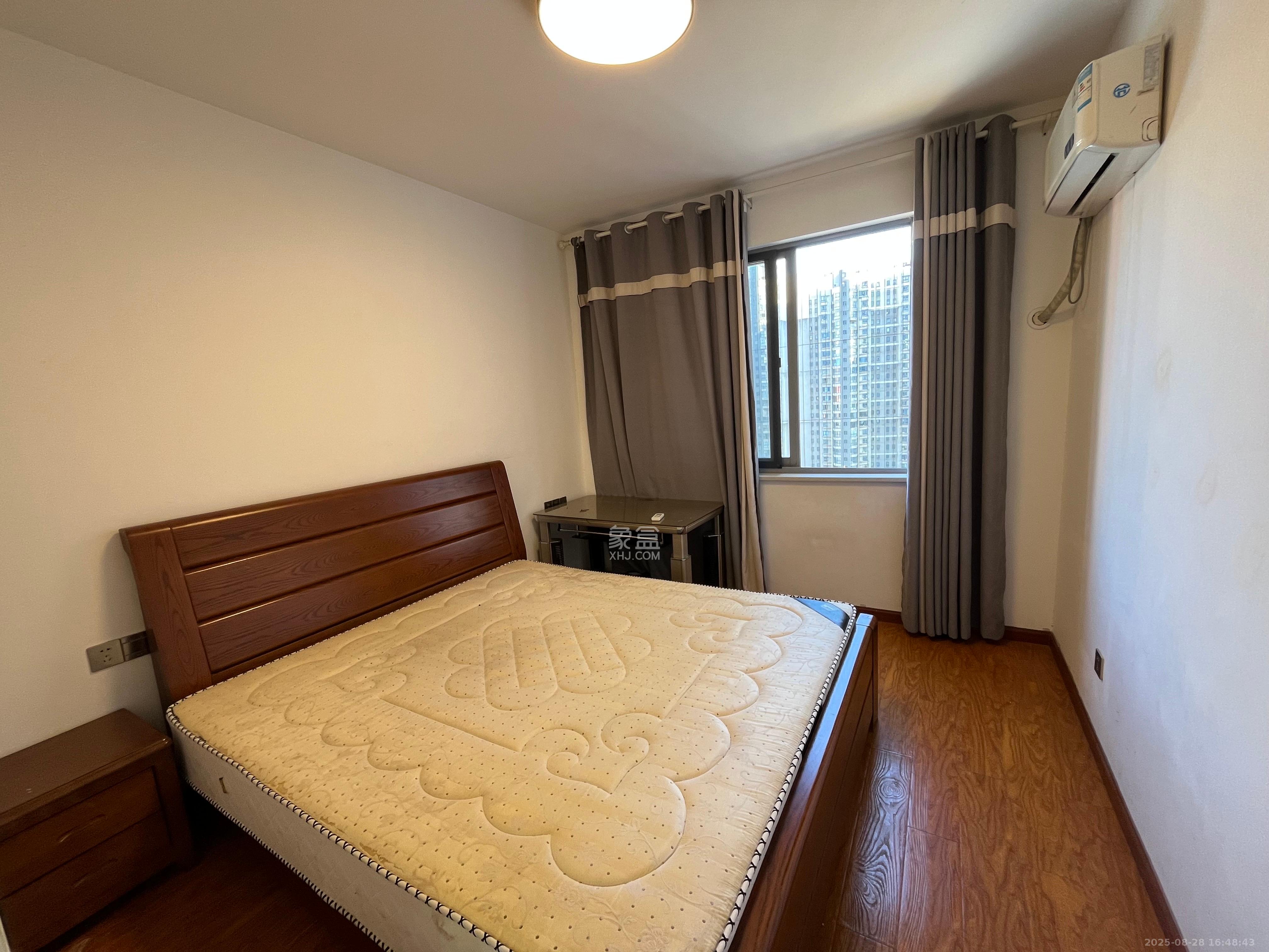 汇景豪庭  1室0厅0卫   2700.00元/月室内图1