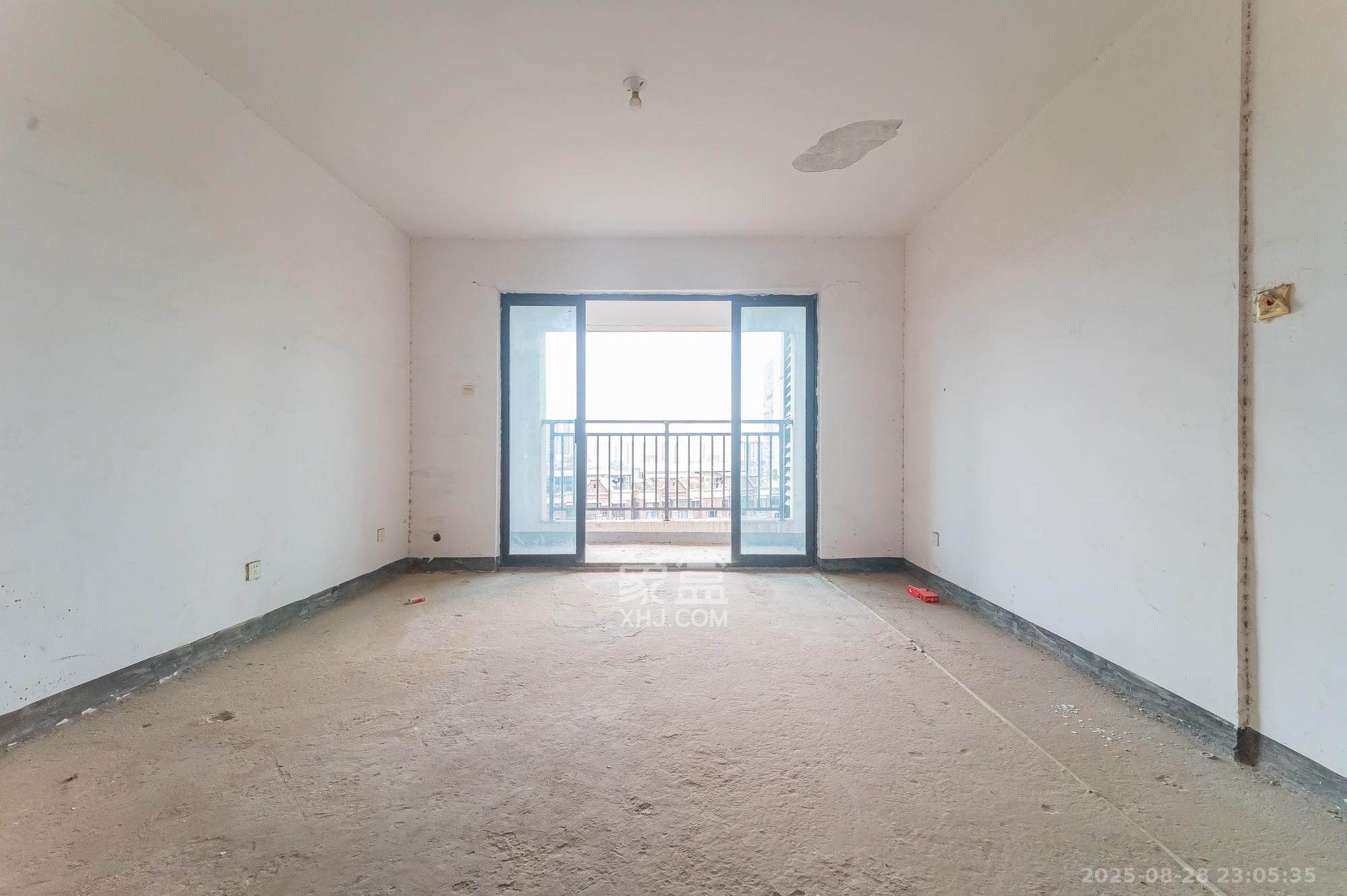 星湖湾一期高层 4室2厅2卫 98.0万 星湖湾一期高层 4室2厅2卫 98.0万客厅