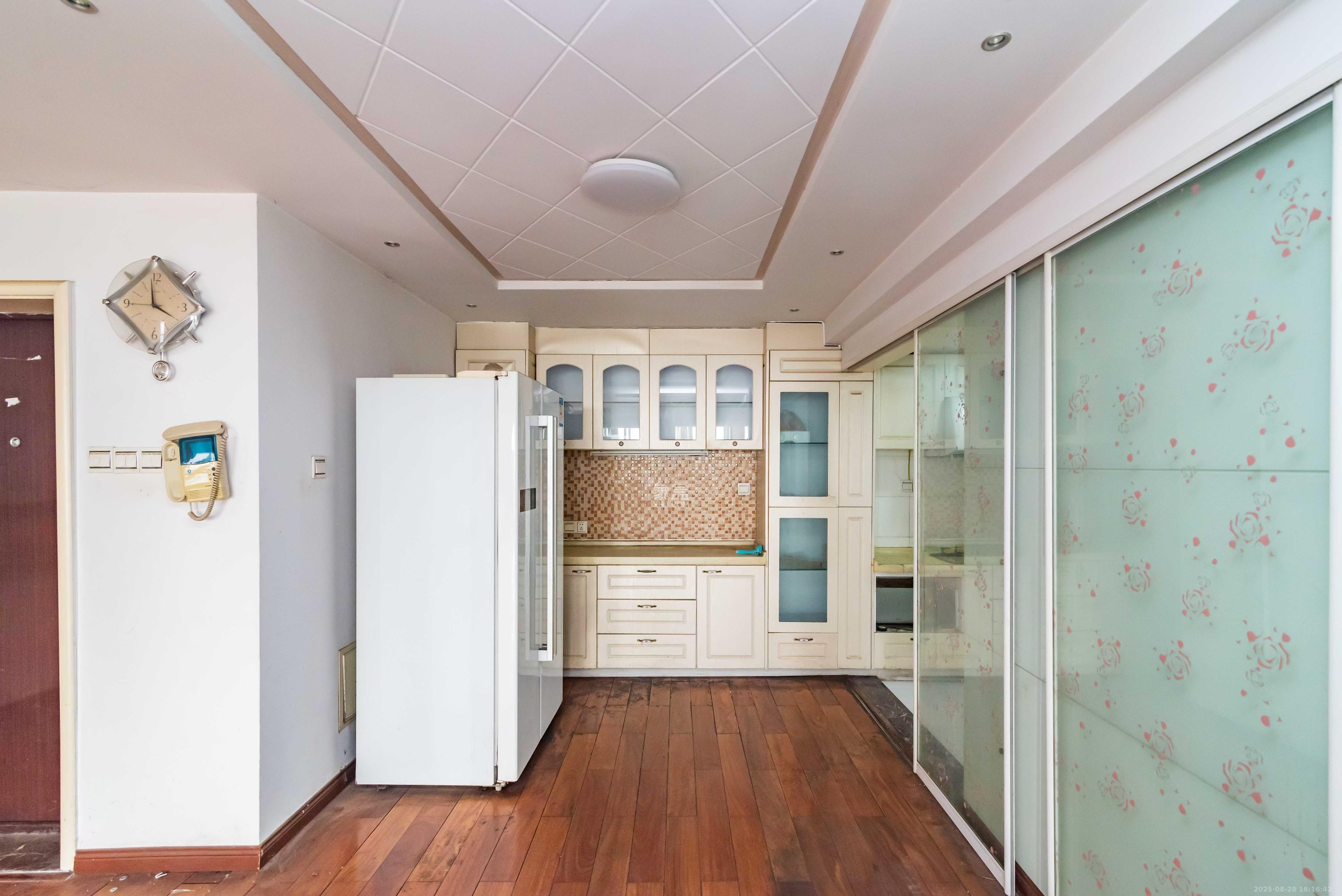 新奥大厦  4室2厅2卫    4000.0元/月 新奥大厦  4室2厅2卫    4000.0元/月室内图