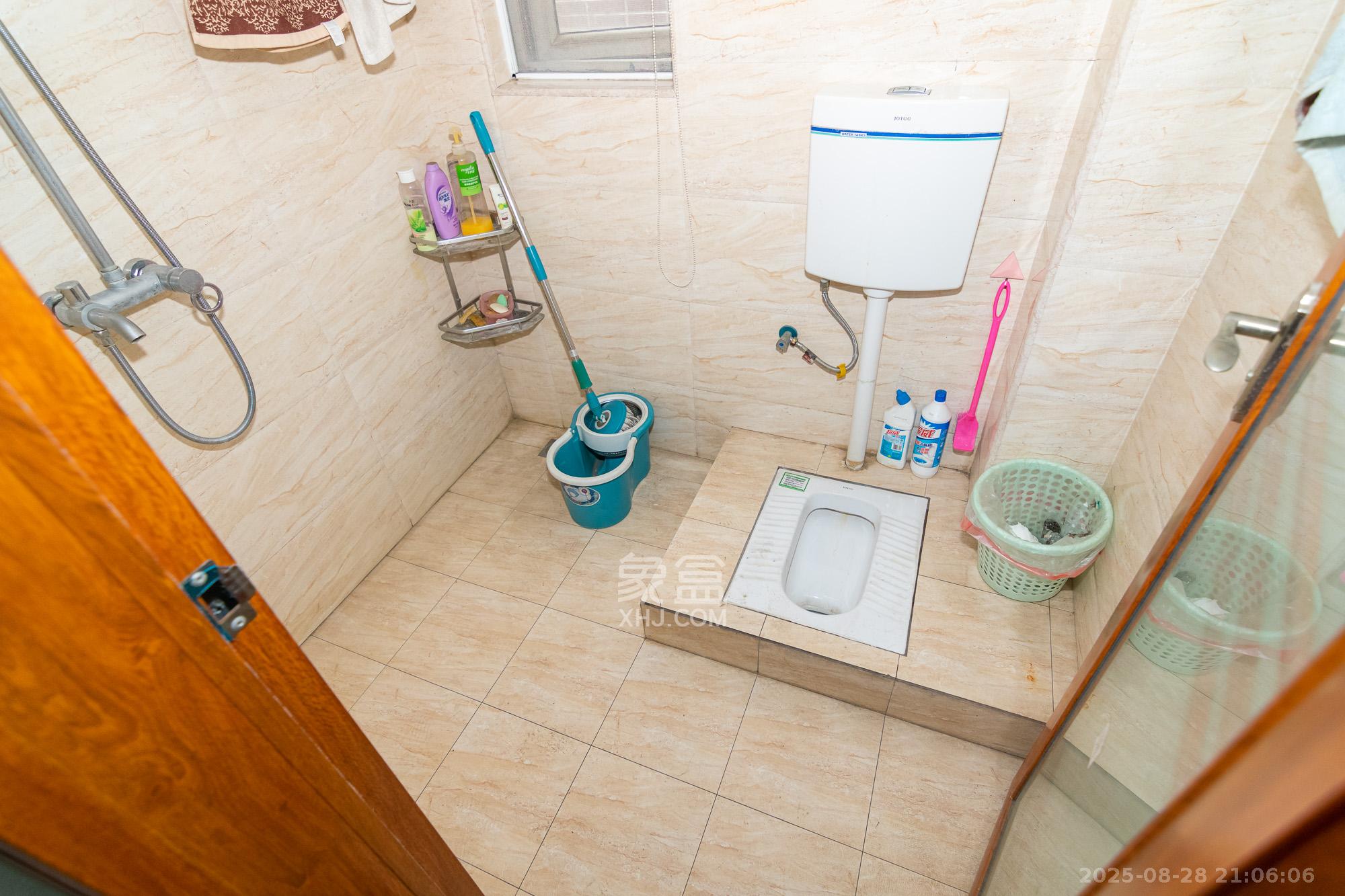 金地三千府(金地湖山樾、金地自在城) 1室0厅0卫 165.0万 金地三千府(金地湖山樾、金地自在城) 1室0厅0卫 165.0万卫生间