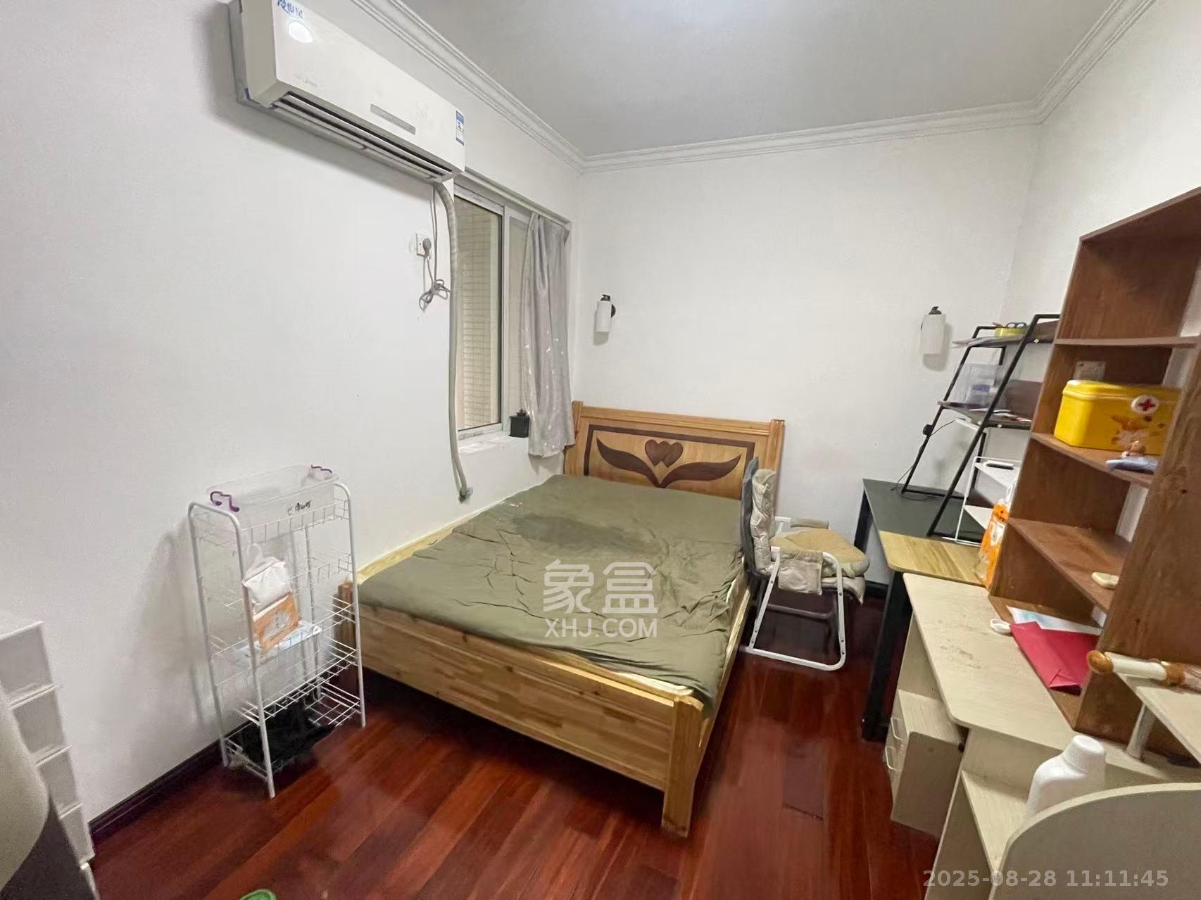 华银南苑 3室2厅1卫 2200.0元/月 华银南苑 3室2厅1卫 2200.0元/月室内图