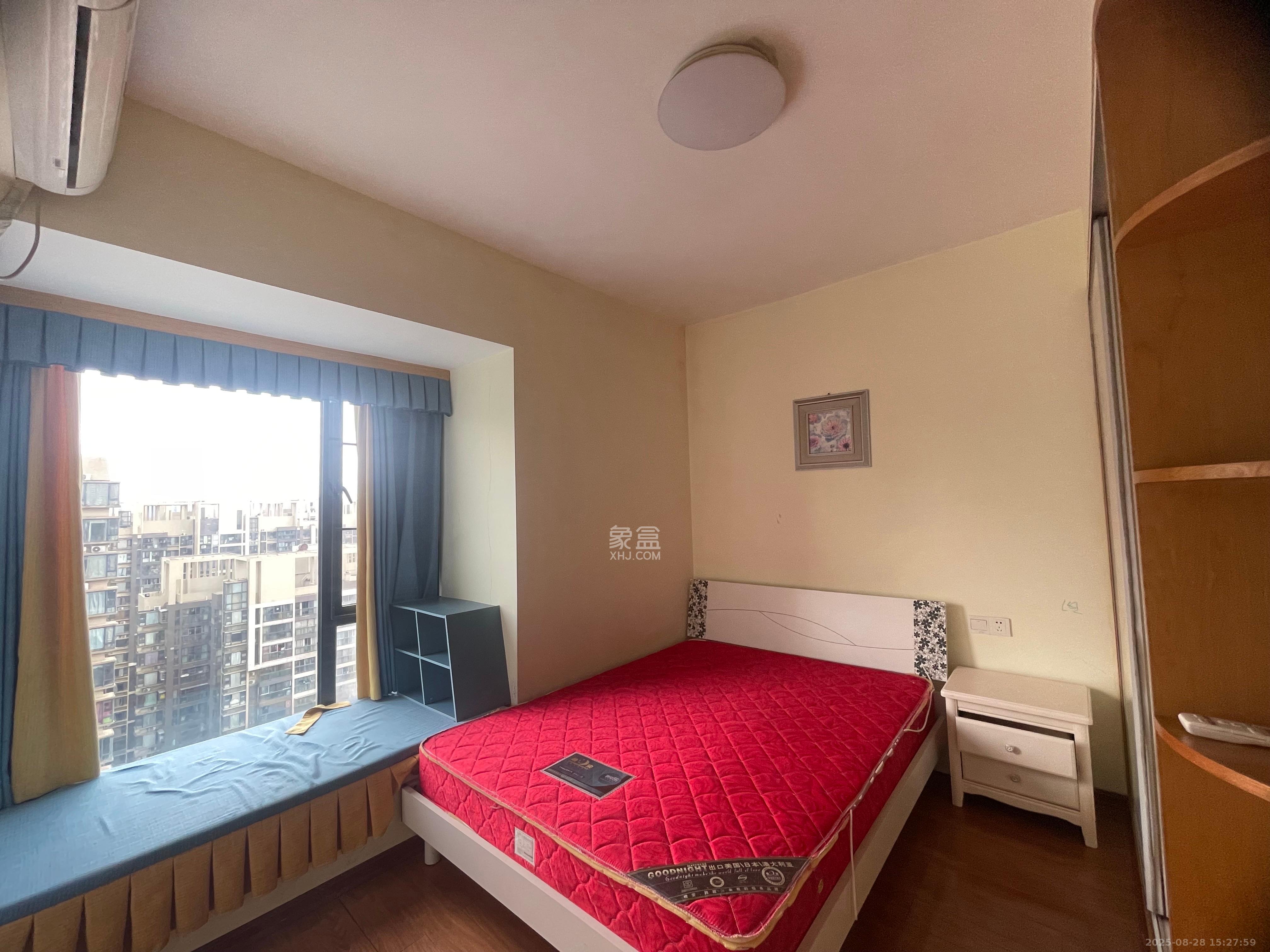 蓝山郡  3室2厅1卫    2000.0元/月室内图