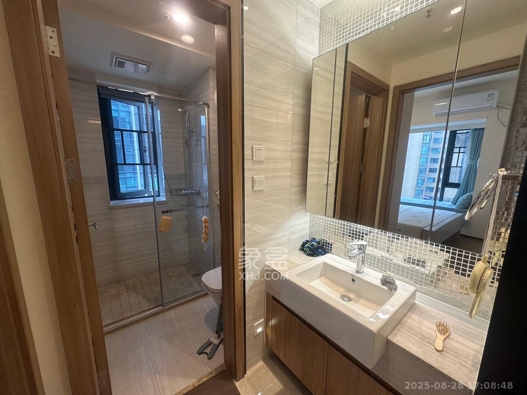 恒大金融广场 1室1厅1卫 2700.0元/月 恒大金融广场 1室1厅1卫 2700.0元/月室内图