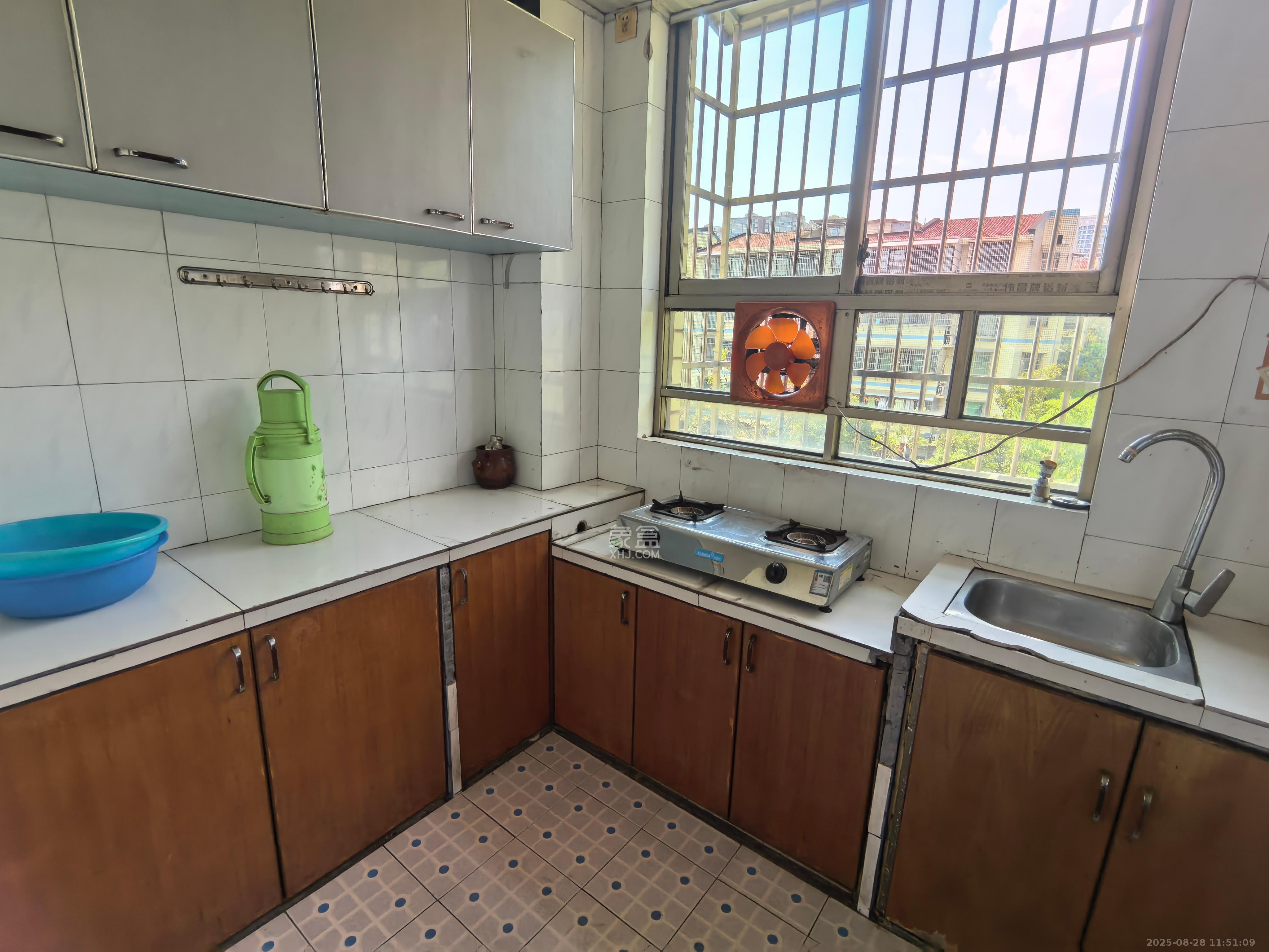 兴联小区 2室1厅1卫 1200.0元/月 兴联小区 2室1厅1卫 1200.0元/月室内图