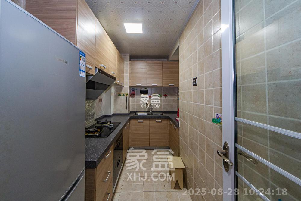 万国城(当代满庭春MOMA)三期  3室2厅2卫    2500.0元/月 万国城(当代满庭春MOMA)三期  3室2厅2卫    2500.0元/月室内图