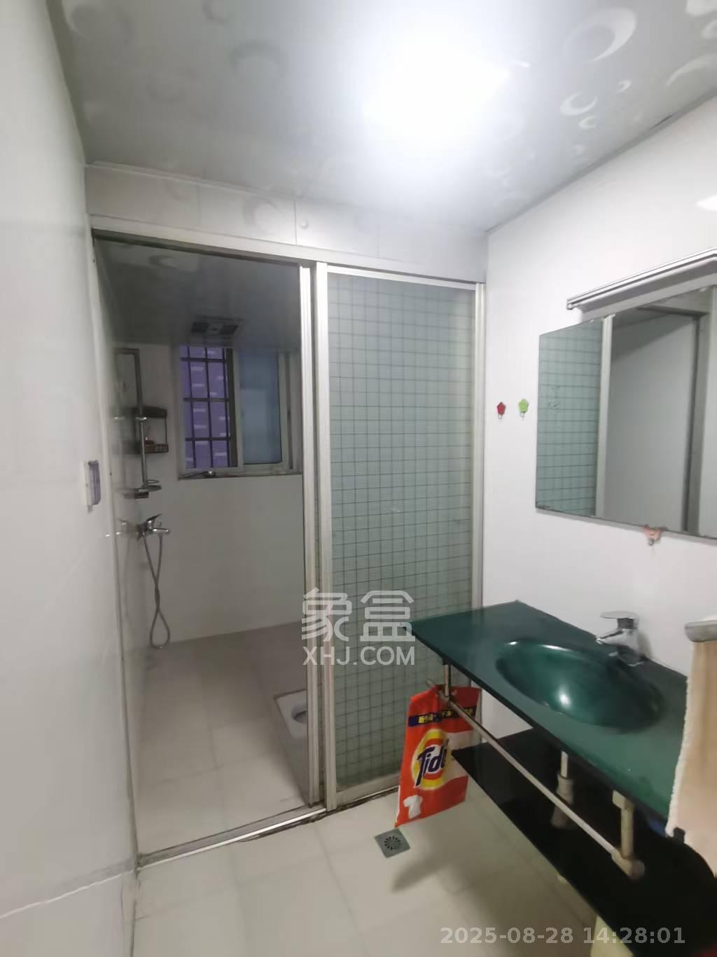 嘉盛华庭(一期、二期、三期) 3室1厅1卫 2000.0元/月 嘉盛华庭(一期、二期、三期) 3室1厅1卫 2000.0元/月室内图