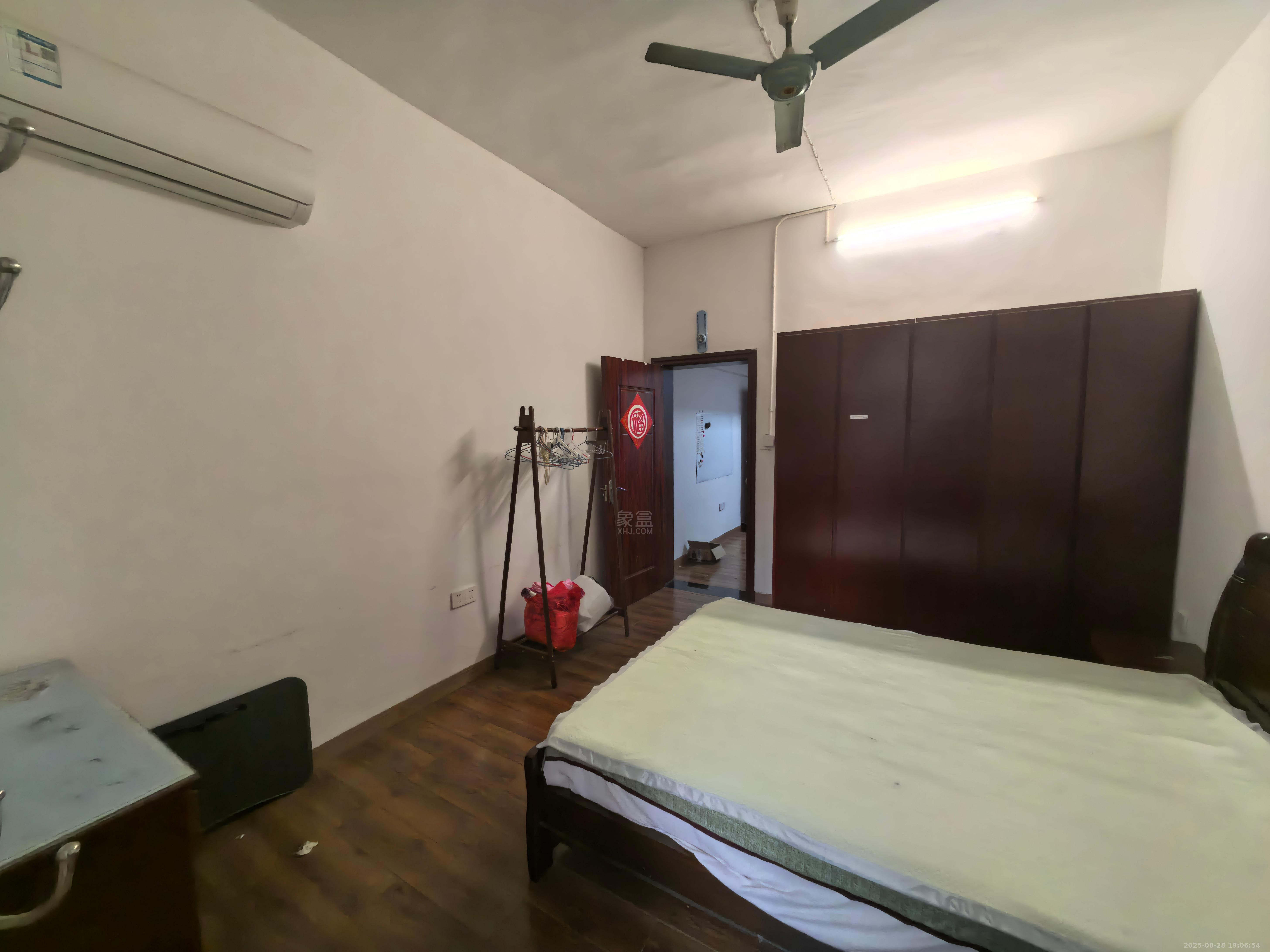 群力村 2室1厅1卫 800.0元/月 群力村 2室1厅1卫 800.0元/月室内图