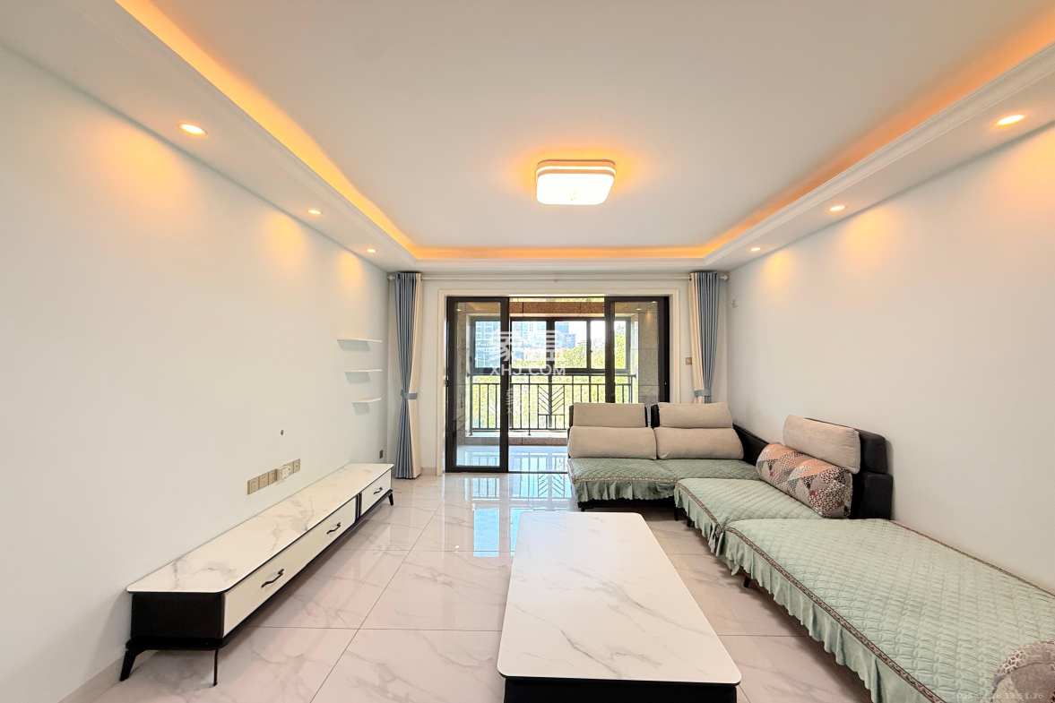 半山壹号  1室2厅1卫    2750.0元/月 半山壹号  1室2厅1卫    2750.0元/月室内图