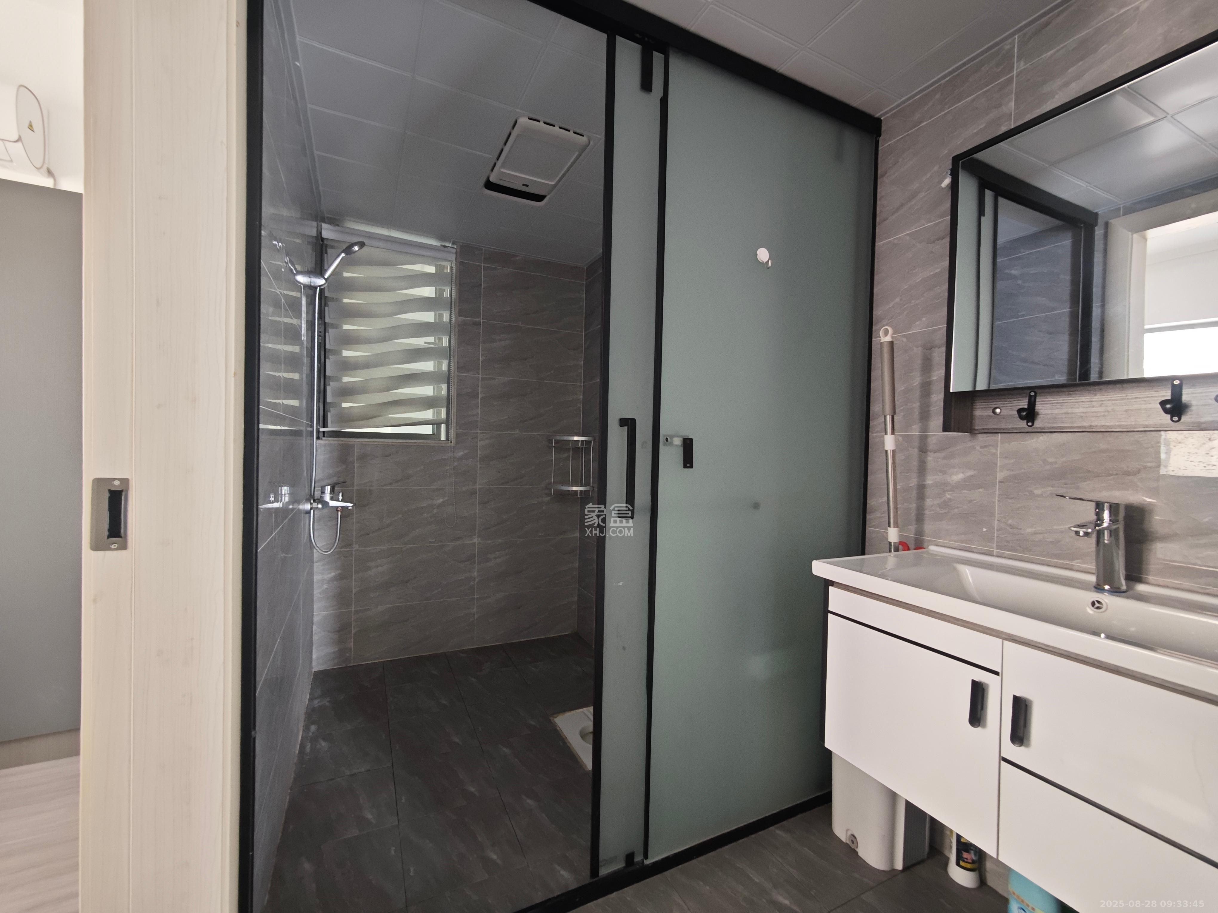 湖湘奥林匹克花园  3室1厅1卫    2100.0元/月室内图