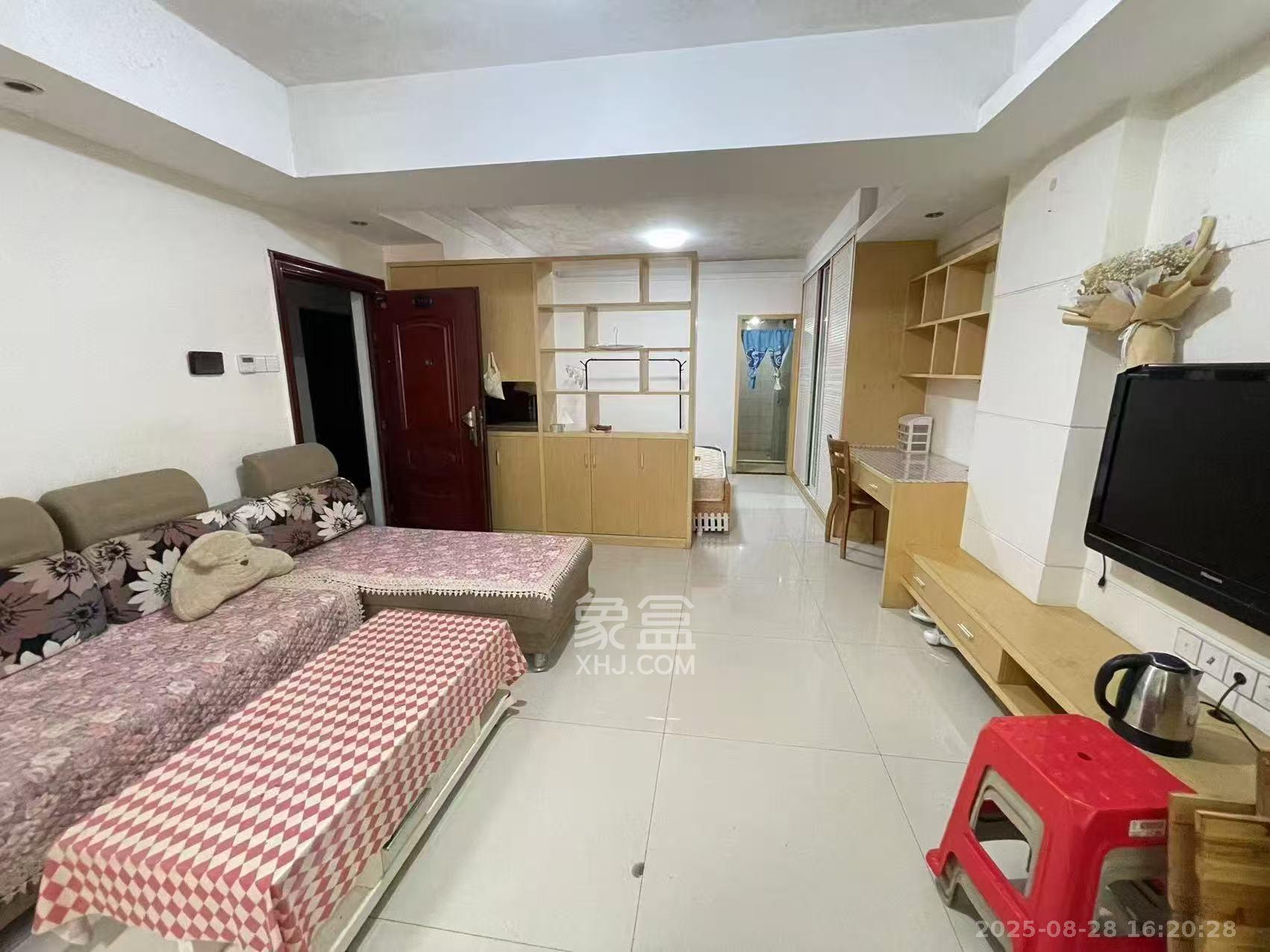 红公馆(前程丽景大厦)  2室1厅1卫    1600.0元/月 红公馆(前程丽景大厦)  2室1厅1卫    1600.0元/月