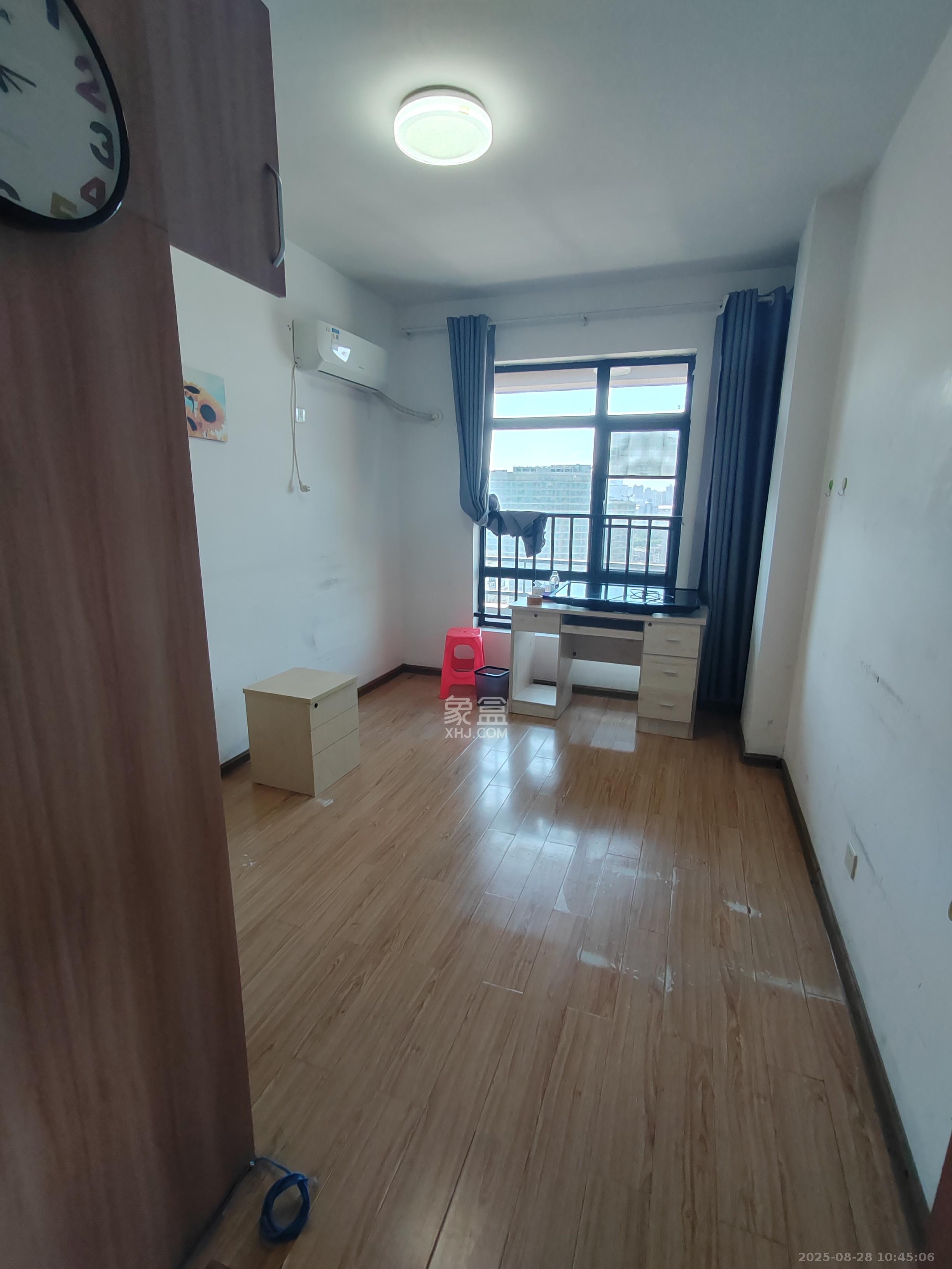 湘域城邦（湘域国际中心）  3室2厅2卫    3500.0元/月室内图