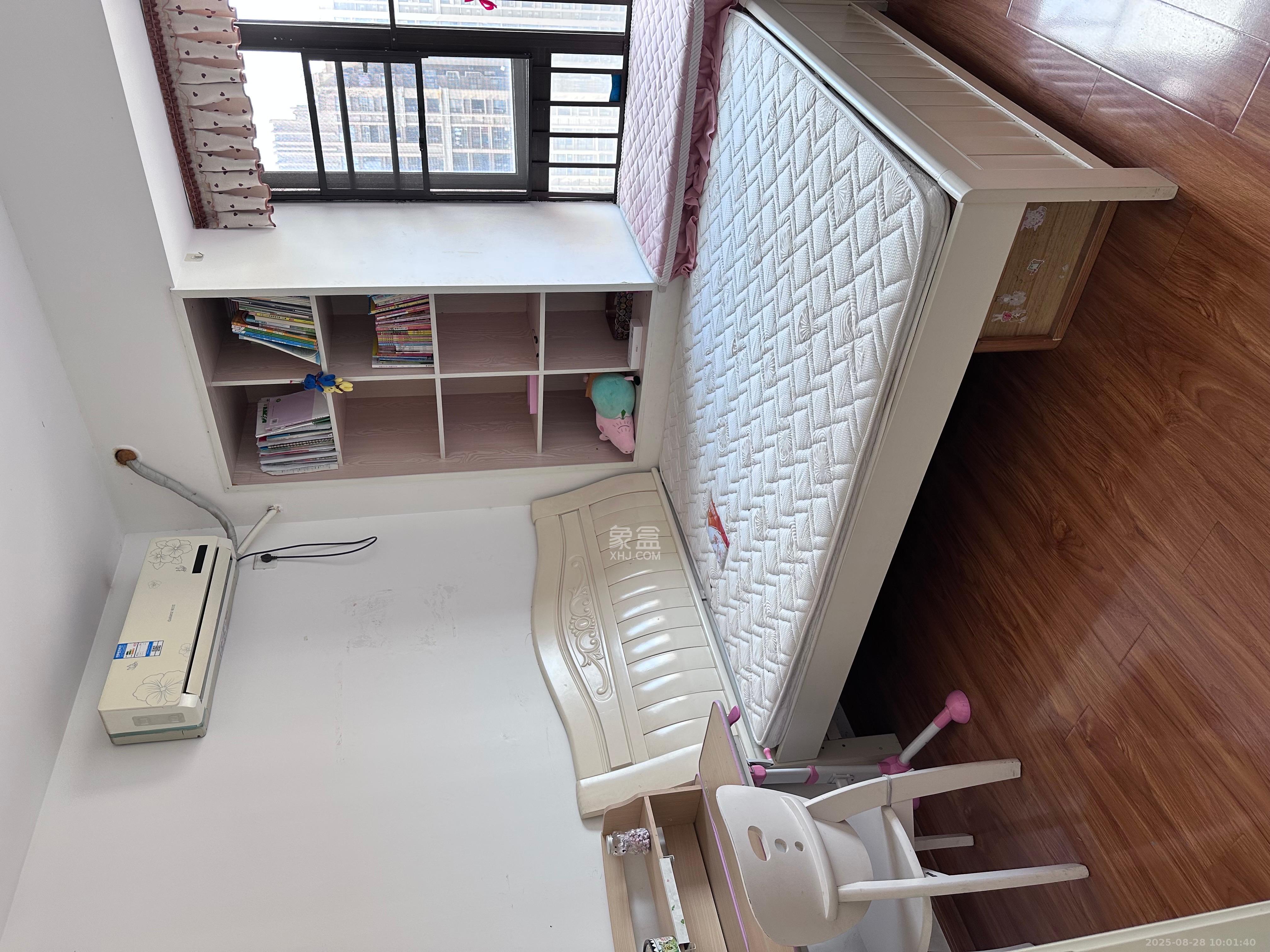 华润凤凰城三期  3室2厅2卫    2300.0元/月室内图