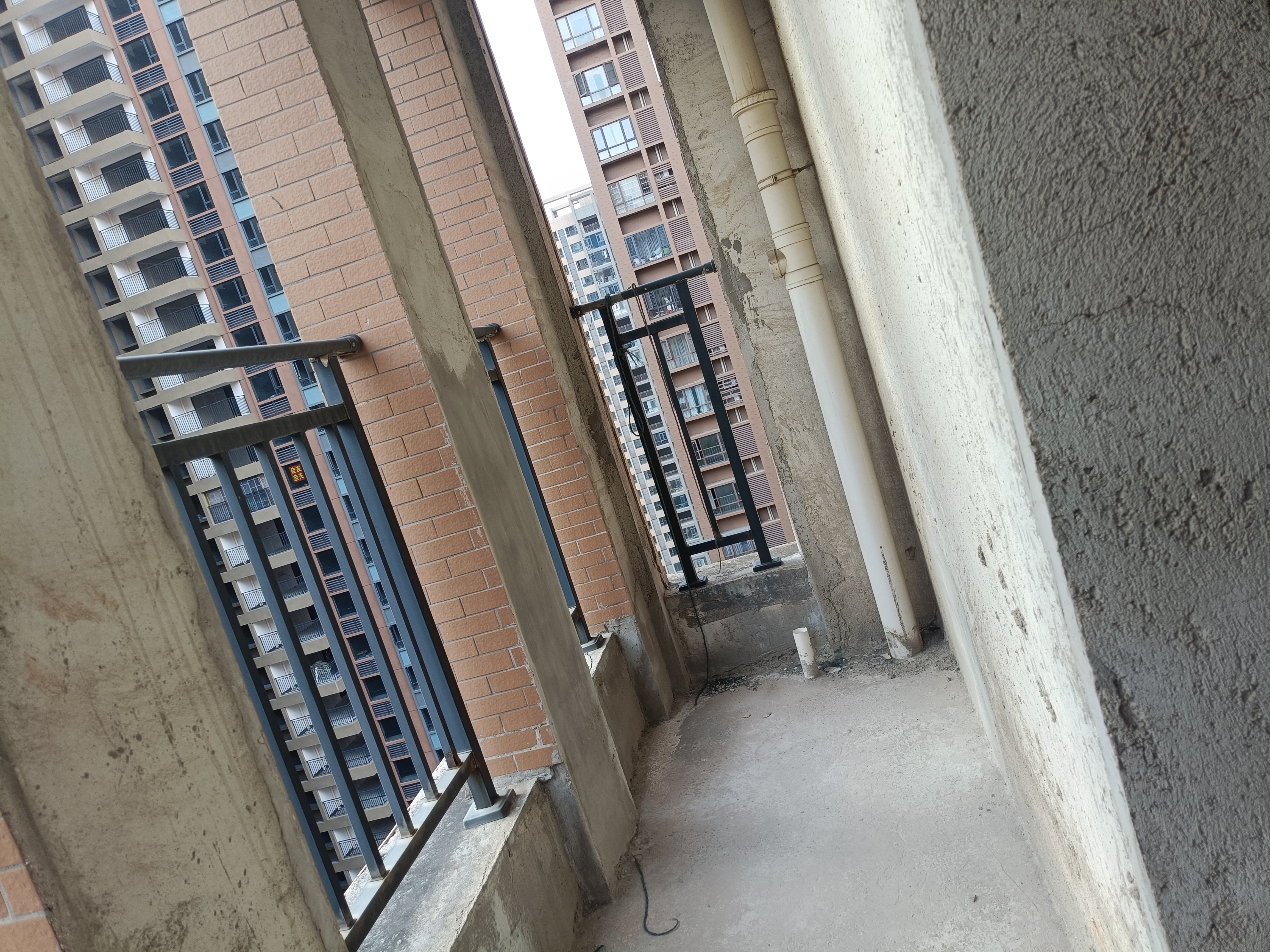 湾田和悦  4室2厅2卫    81.8万 湾田和悦  4室2厅2卫    81.8万客厅