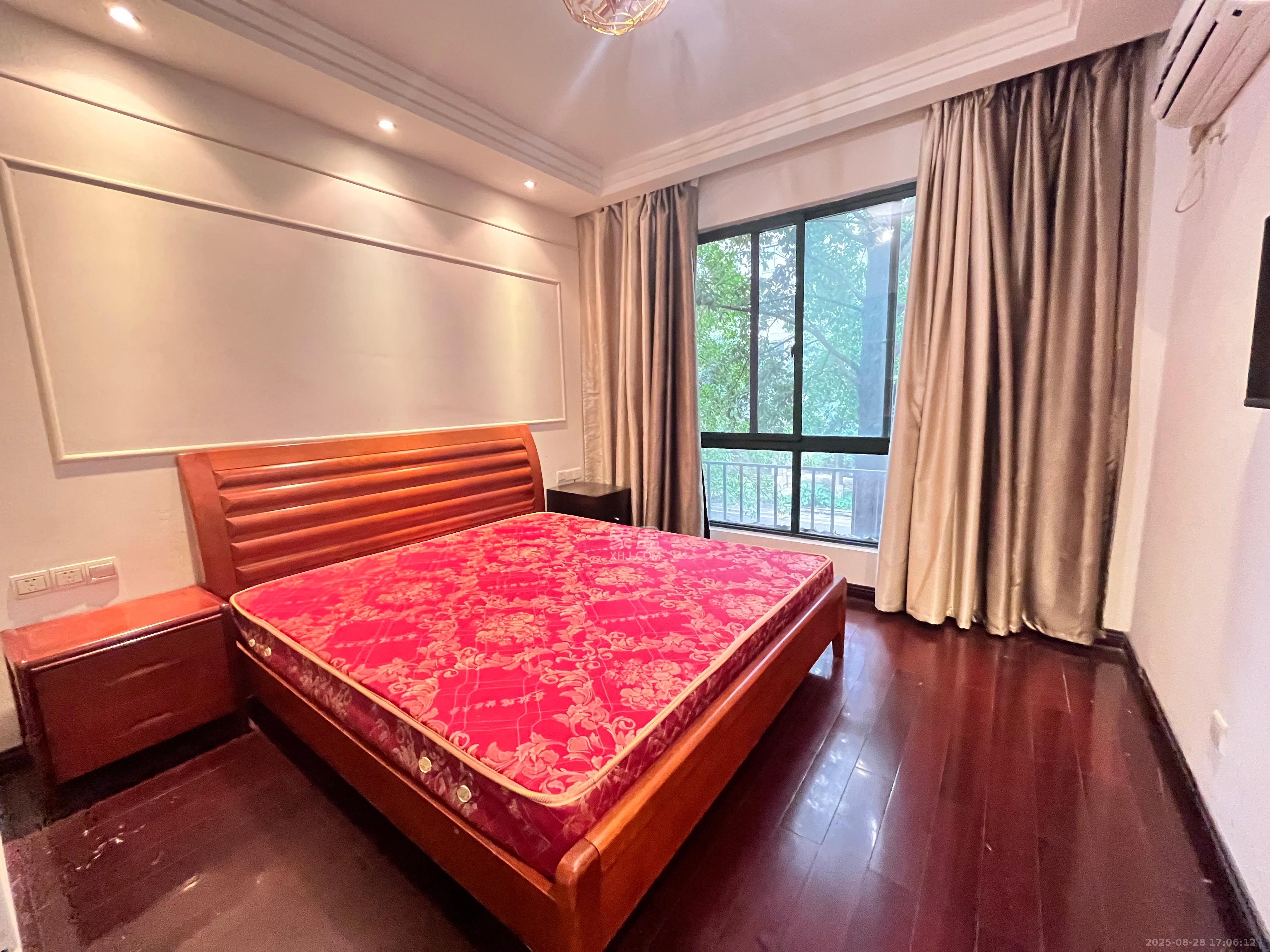 星城世家 3室2厅2卫 3500.0元/月 星城世家 3室2厅2卫 3500.0元/月室内图