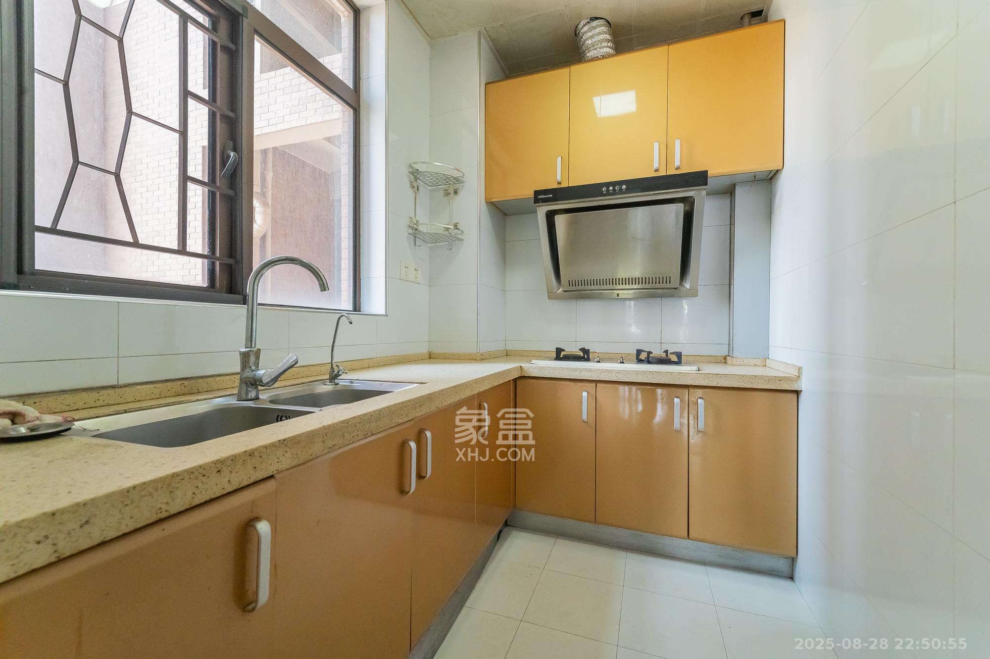 水岸世景  2室2厅1卫    53.8万 水岸世景  2室2厅1卫    53.8万厨房