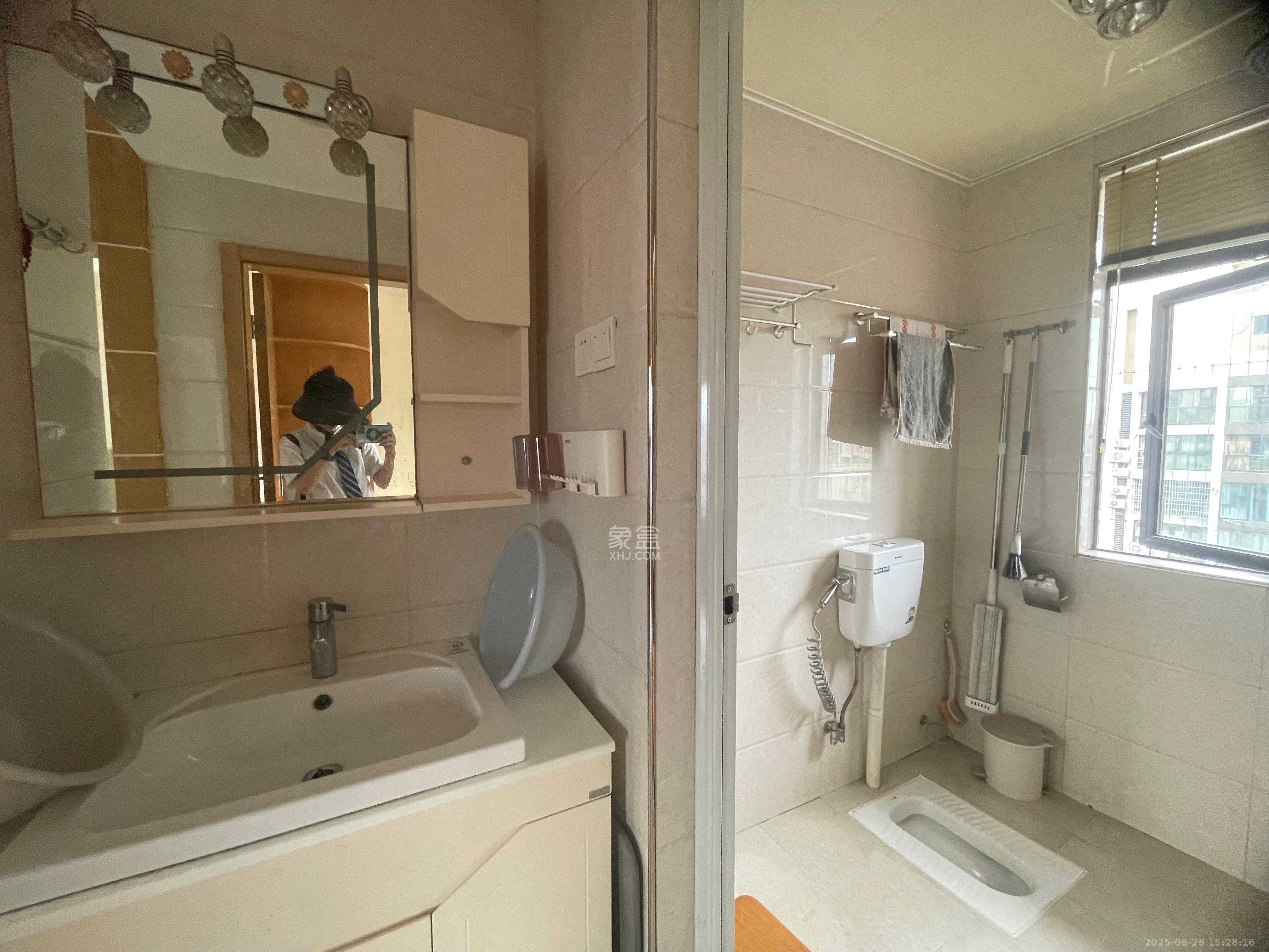 蓝山郡  3室2厅1卫    2000.0元/月 蓝山郡  3室2厅1卫    2000.0元/月室内图