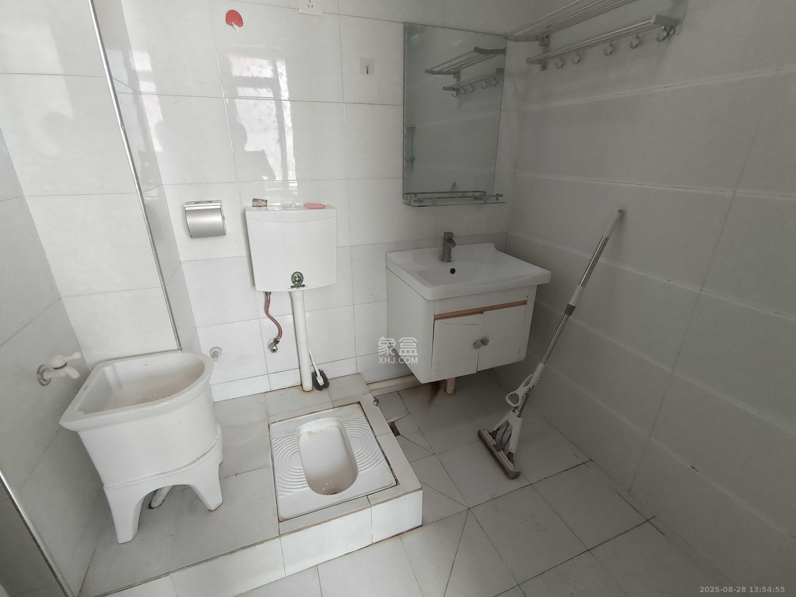 融圣国际  1室1厅1卫    1500.0元/月 融圣国际  1室1厅1卫    1500.0元/月室内图