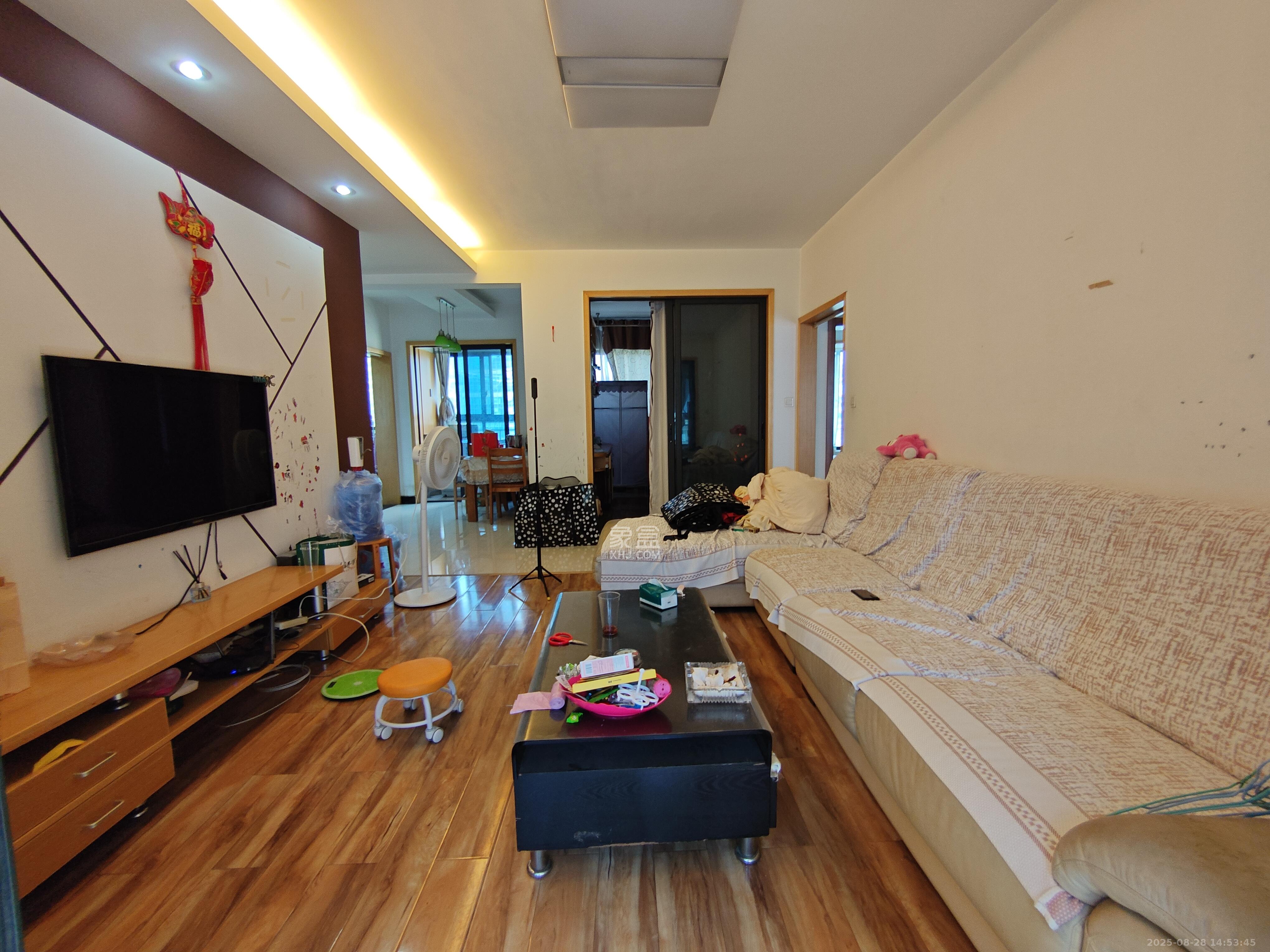 保利麓谷林语A区  3室2厅1卫    2300.0元/月 保利麓谷林语A区  3室2厅1卫    2300.0元/月室内图