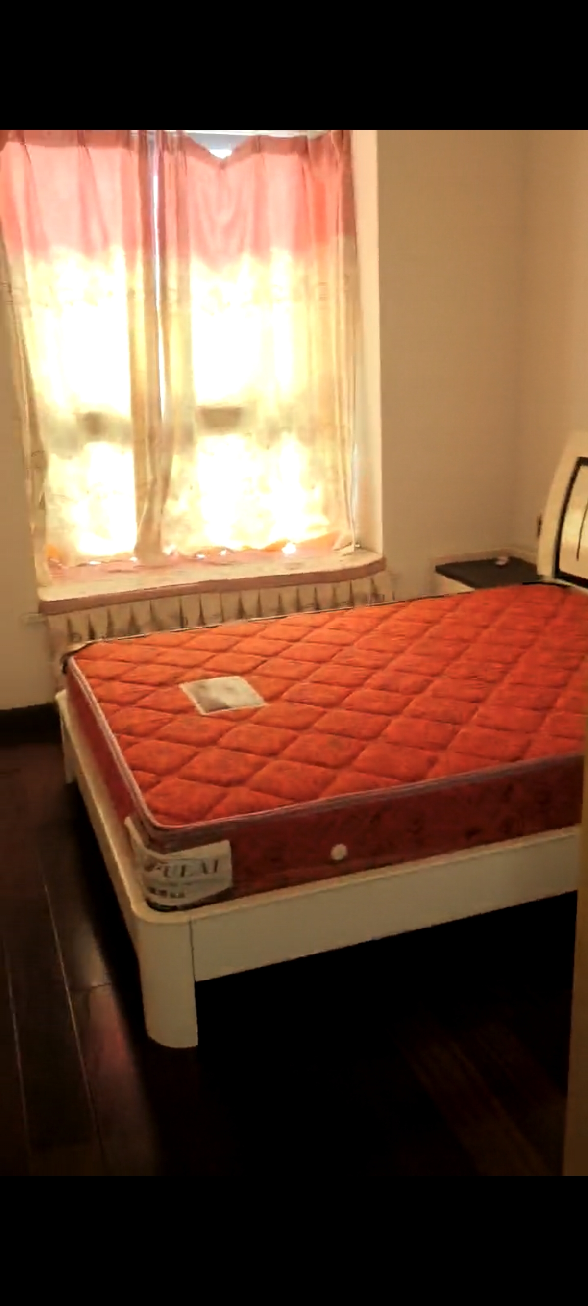 新家名居 3室1厅2卫 1800.0元/月 新家名居 3室1厅2卫 1800.0元/月室内图