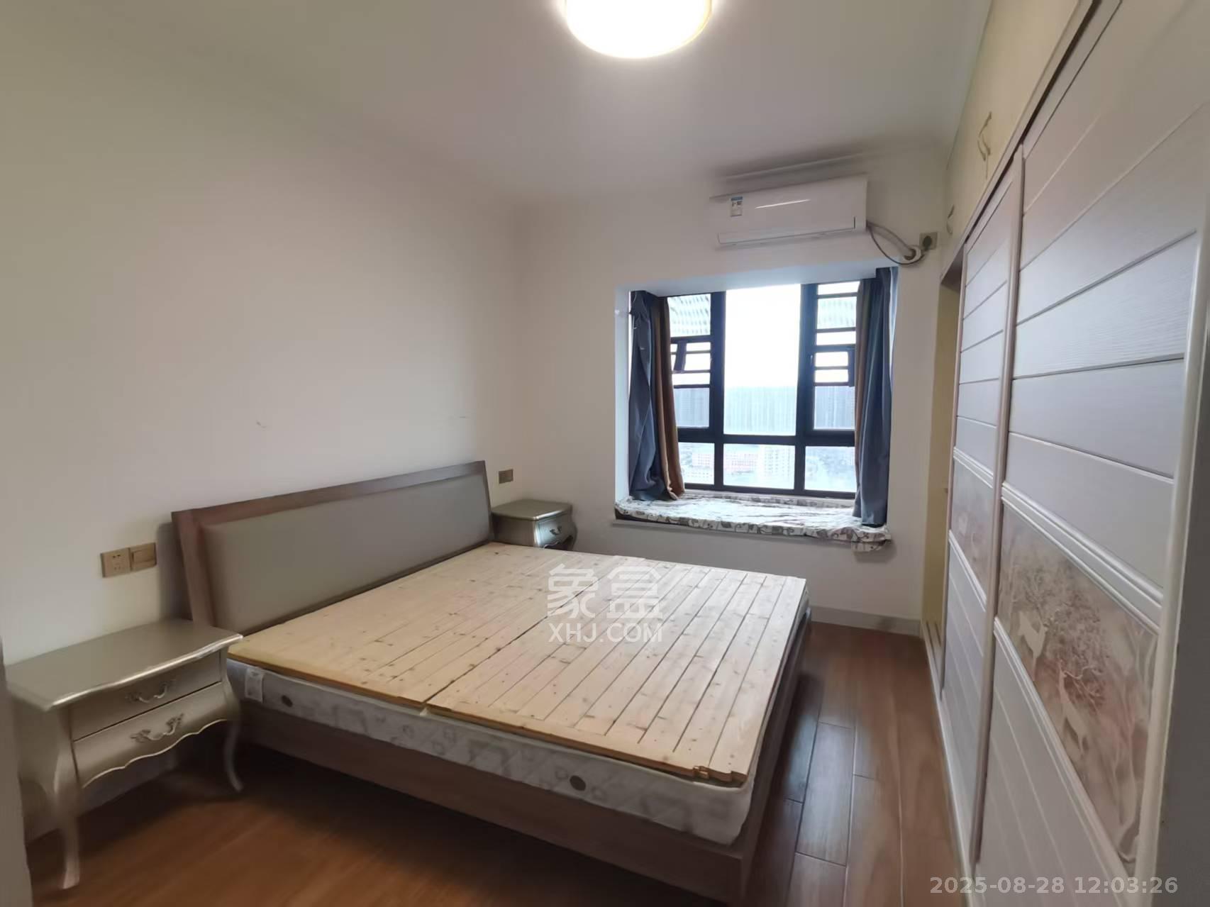 山语城三期  3室2厅2卫    2300.0元/月室内图